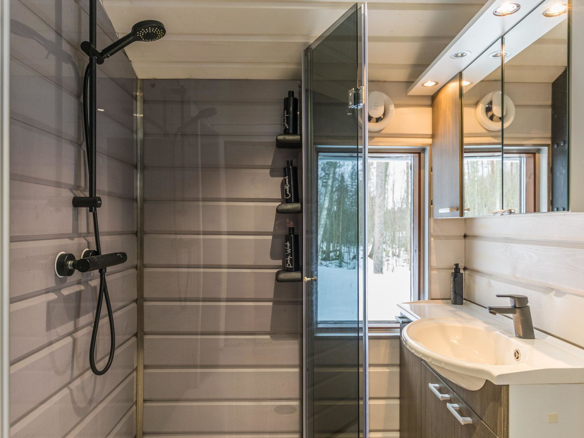 Villa tintinmaja-Inside