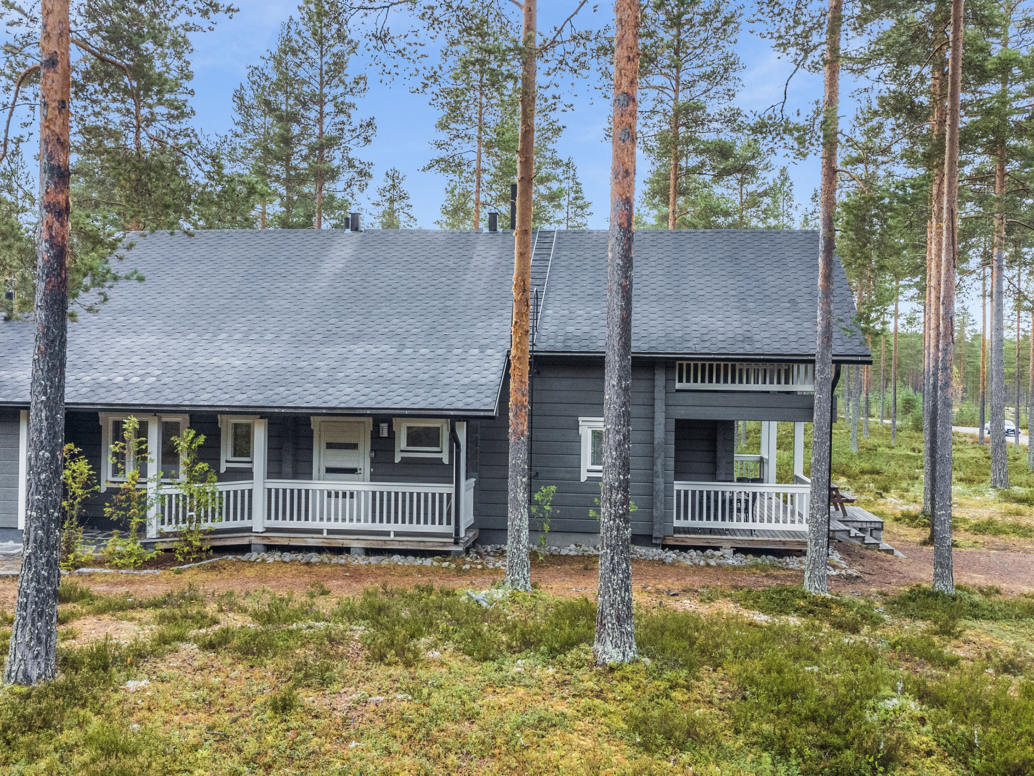 Sinisen tien helmi