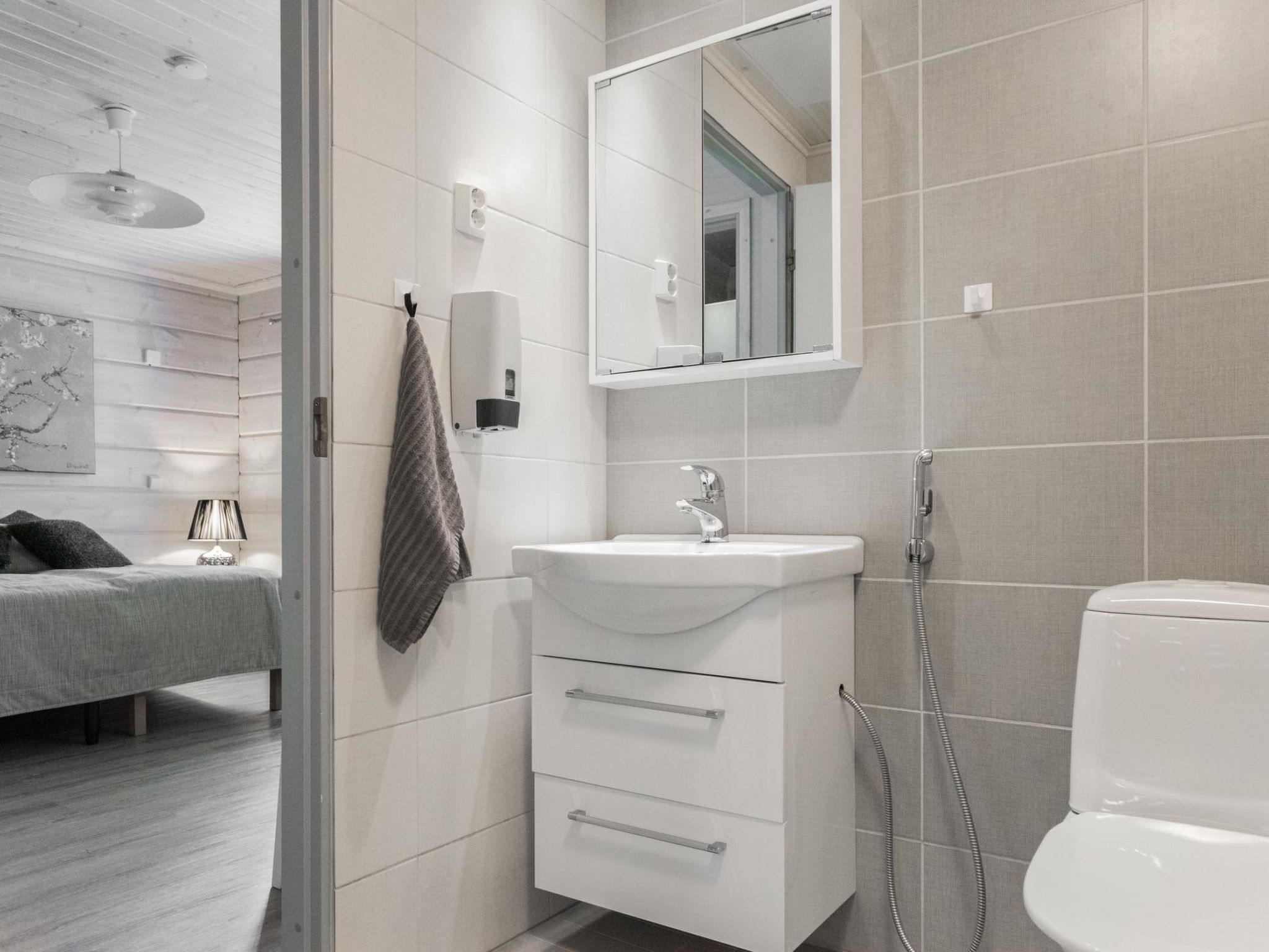 Sinisen tien helmi-Binnen