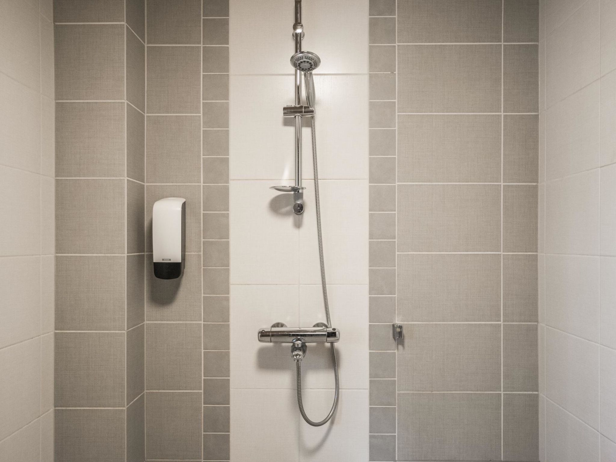 Sinisen tien helmi-Binnen