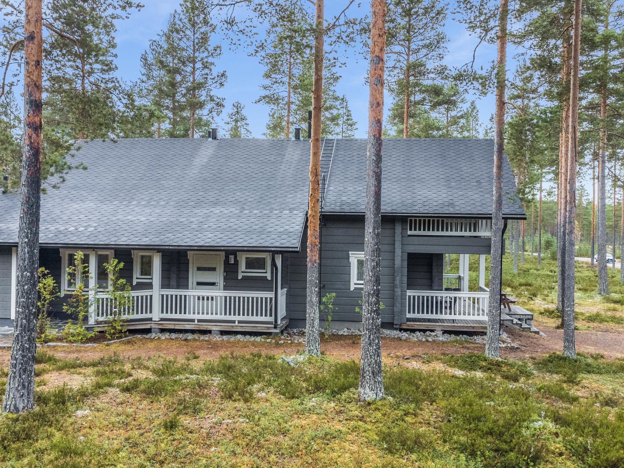 Sinisen tien helmi-Binnen