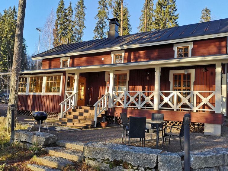 Casa de vacaciones Mustalahden makasiini