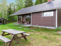 Knusse houten cabin aan het Naulameronen meer in Petäjävesi - thumbnail 4