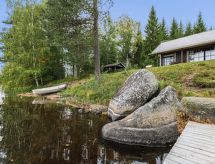 Knusse houten cabin aan het Naulameronen meer in Petäjävesi - thumbnail 5