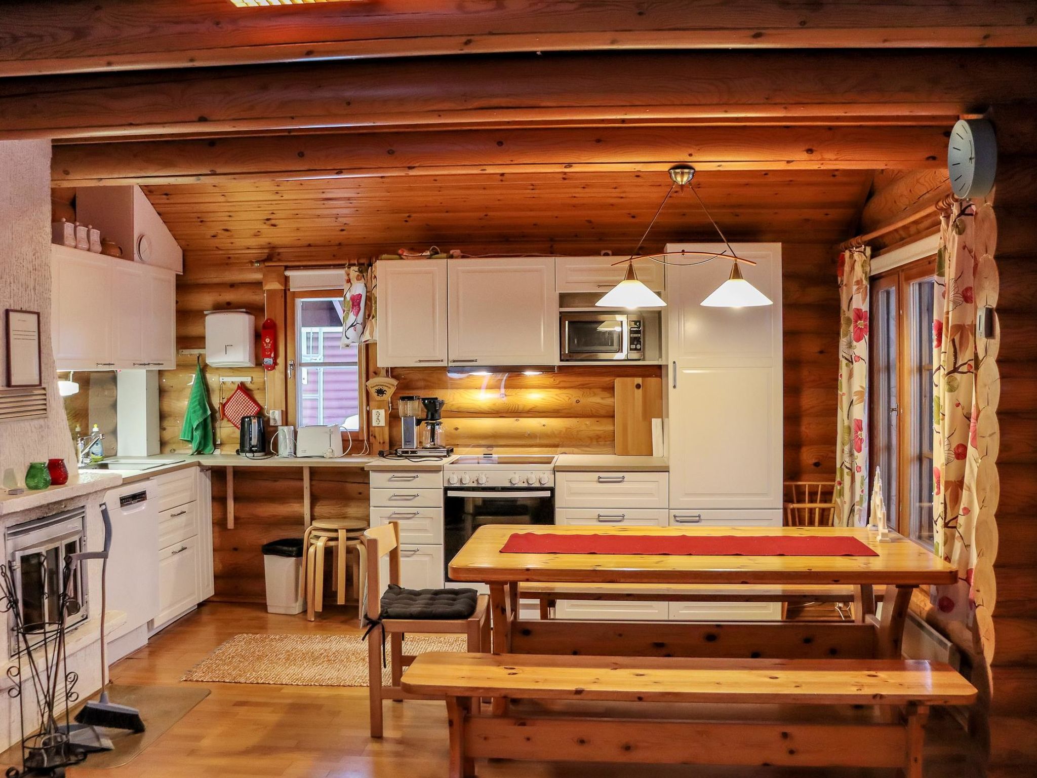 Tunturimaja 2 mökki-Binnen