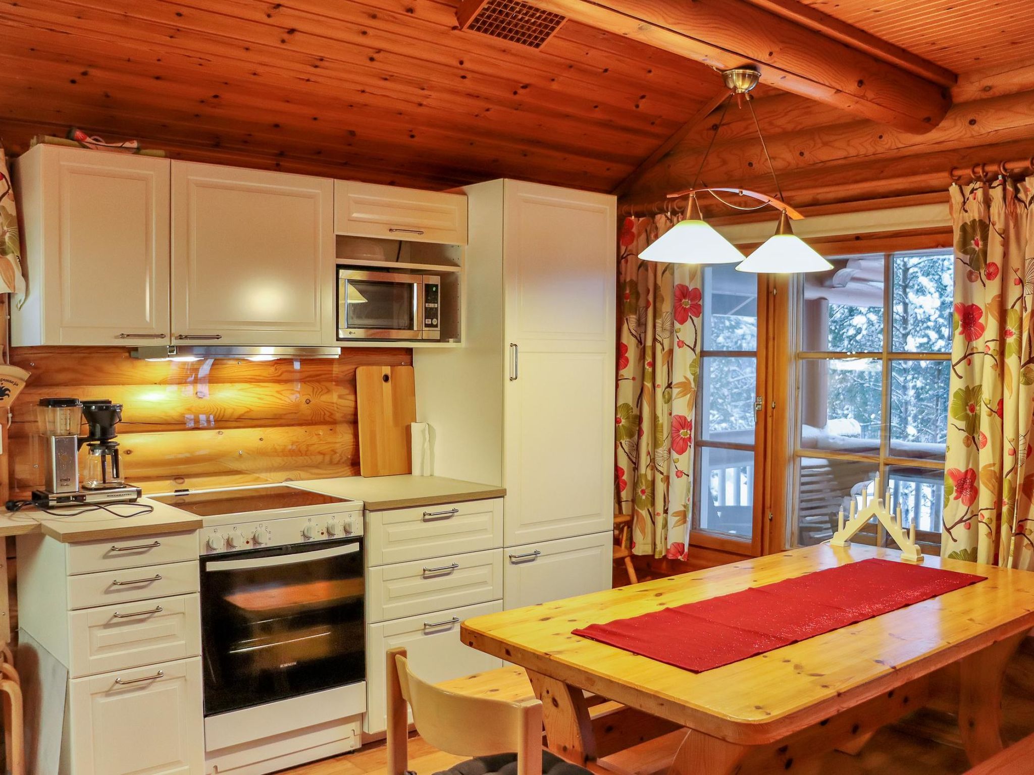 Tunturimaja 2 mökki-Binnen