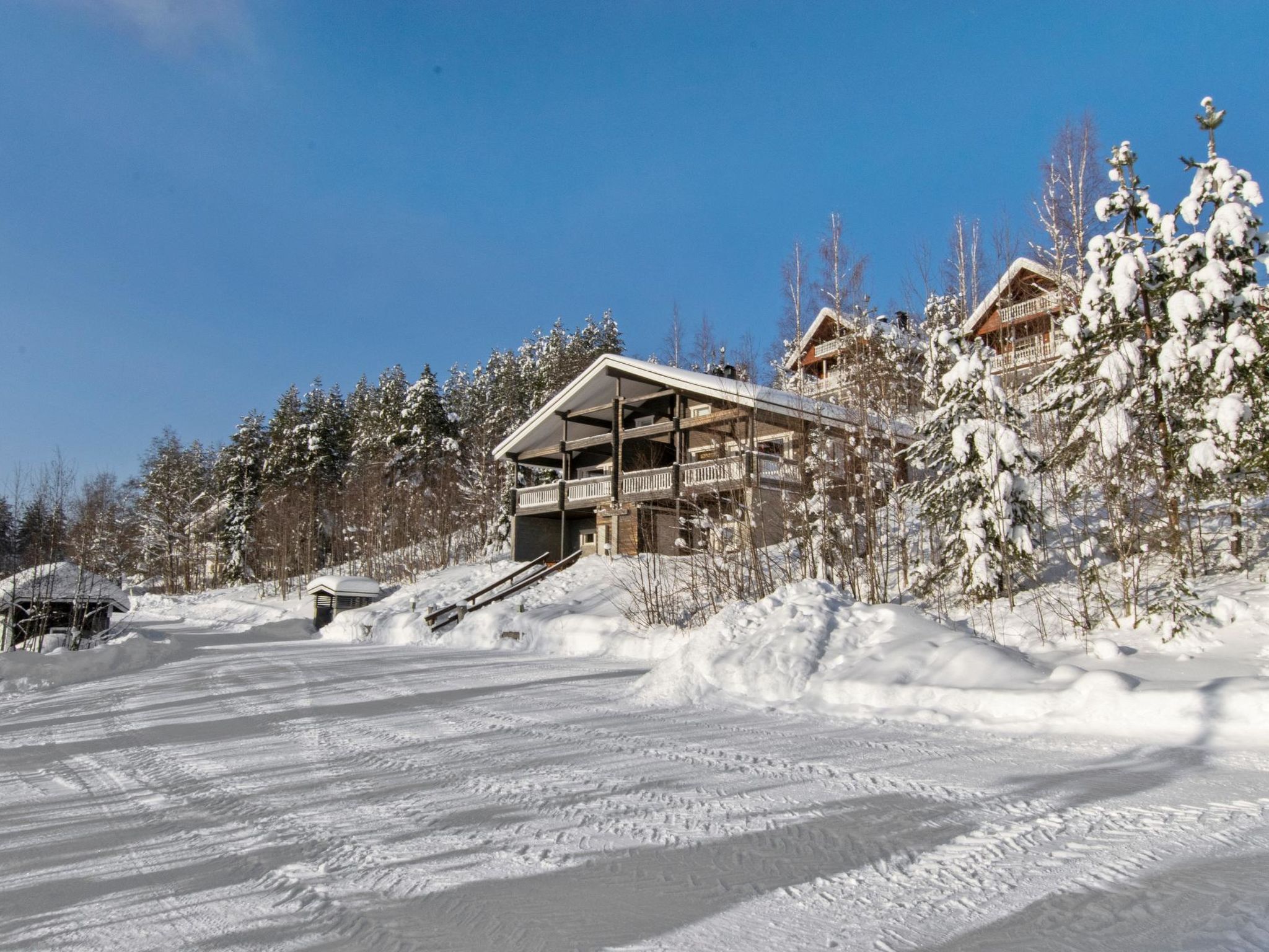 Hallan paroni a paritalo-Binnen