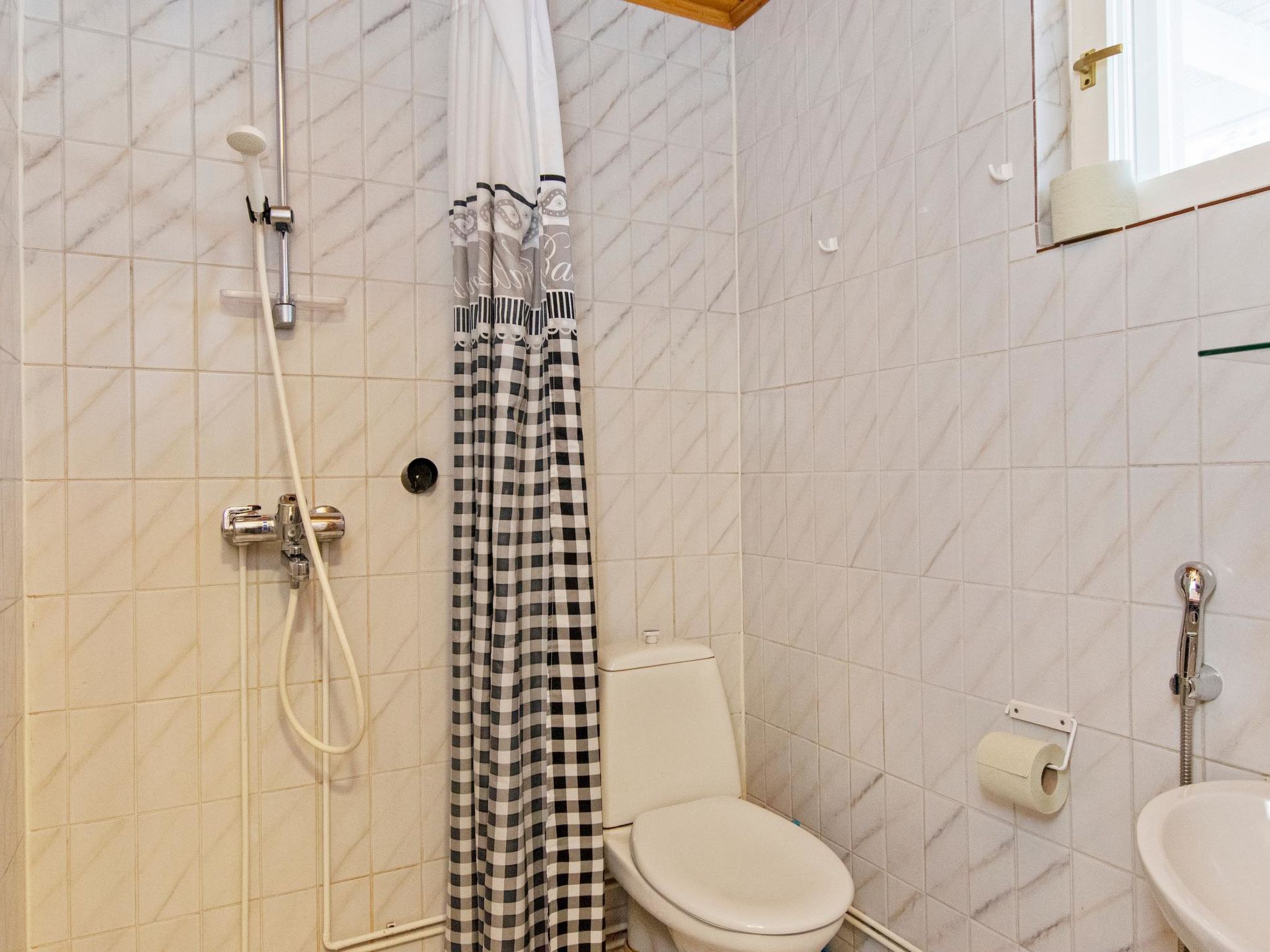 Hallantytär a2 paritalo-Binnen