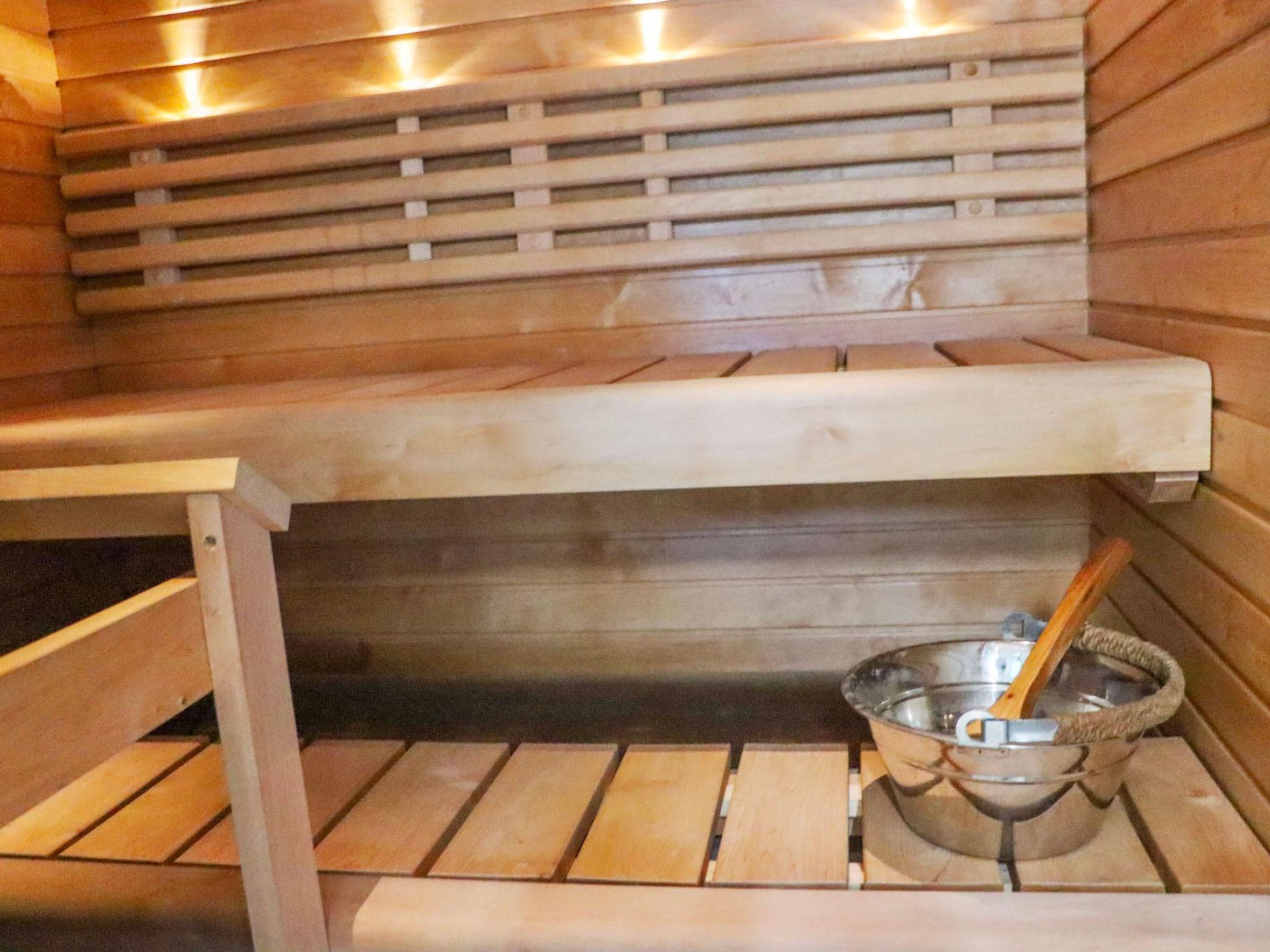 Hallantytär b3 paritalo-Binnen