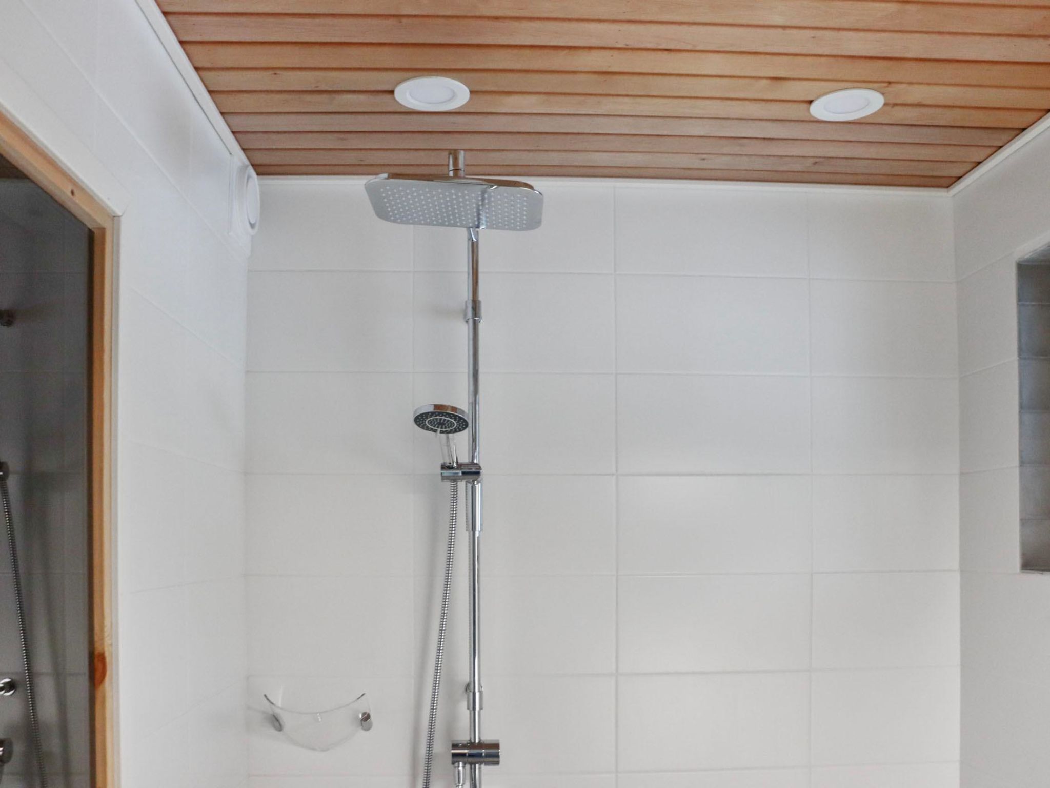 Hallantytär b4 paritalo-Binnen