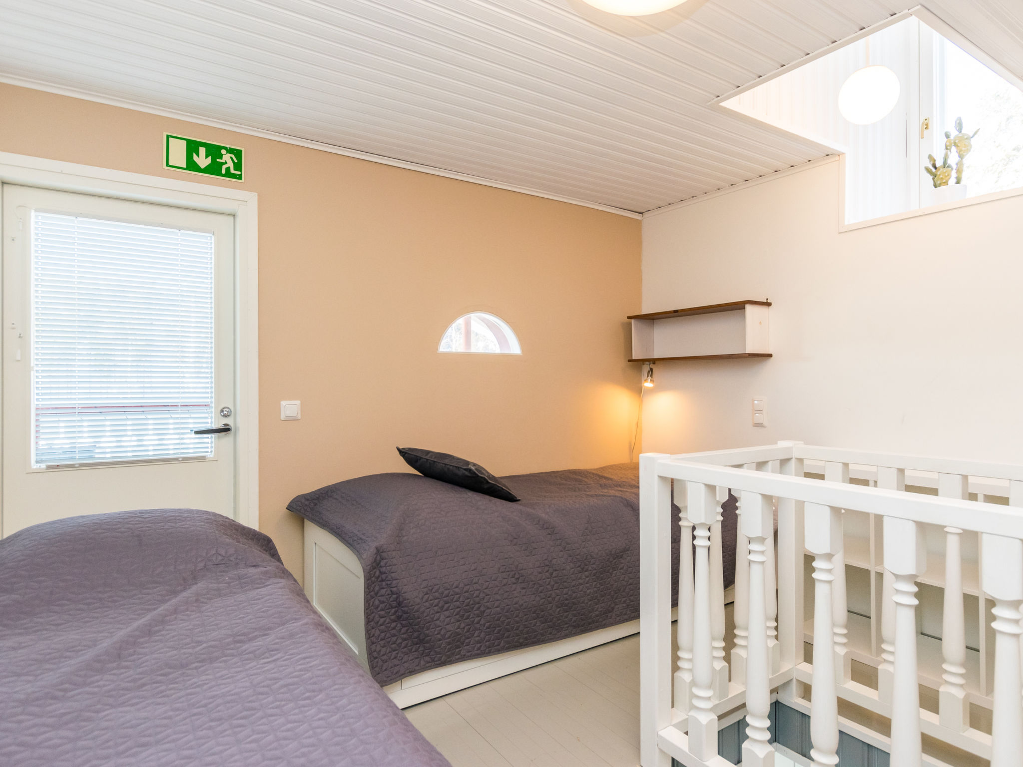 Hallantytär b4 paritalo - Binnen