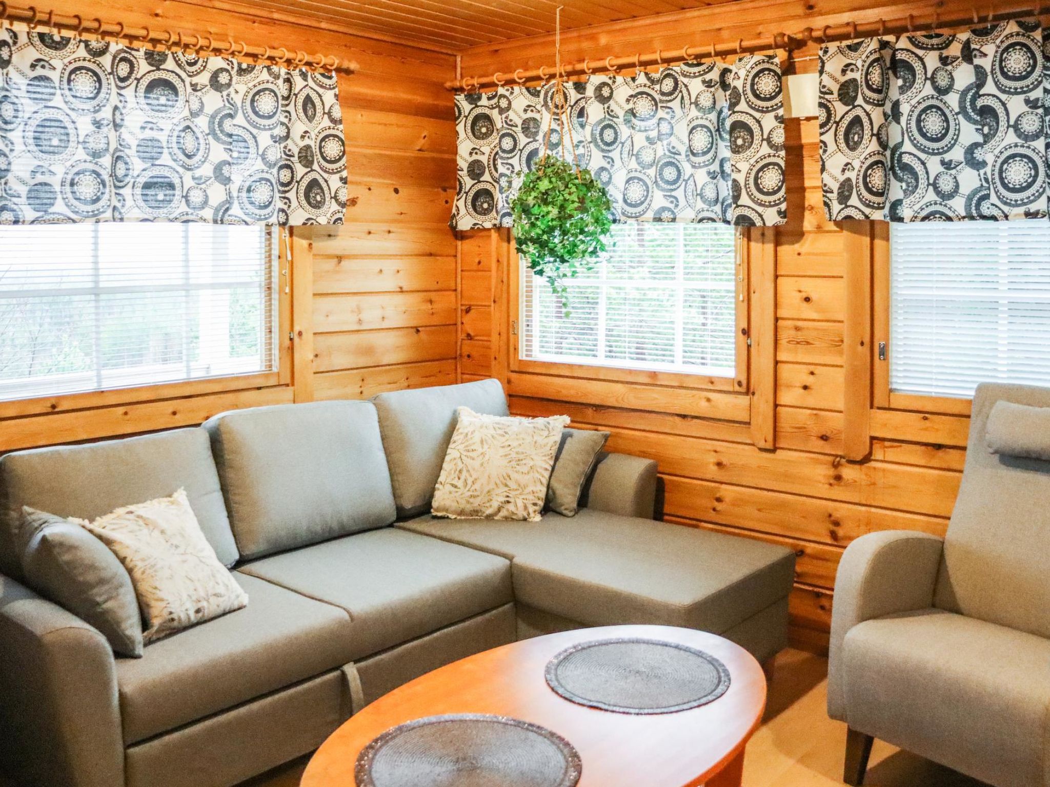 Aurinkoalppi 10a paritalo-Binnen