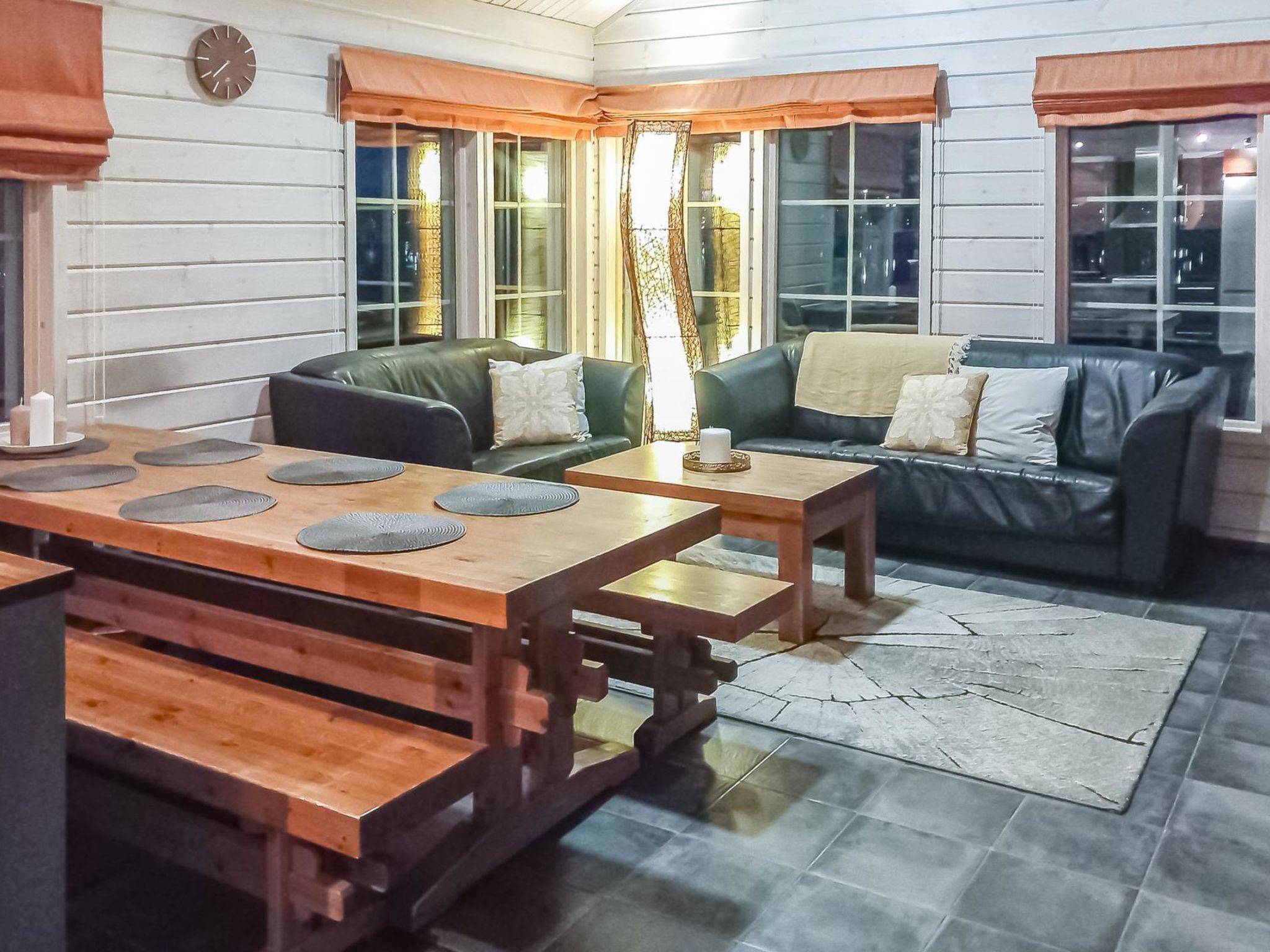 Aurinko-saaga 4 paritalo-Binnen