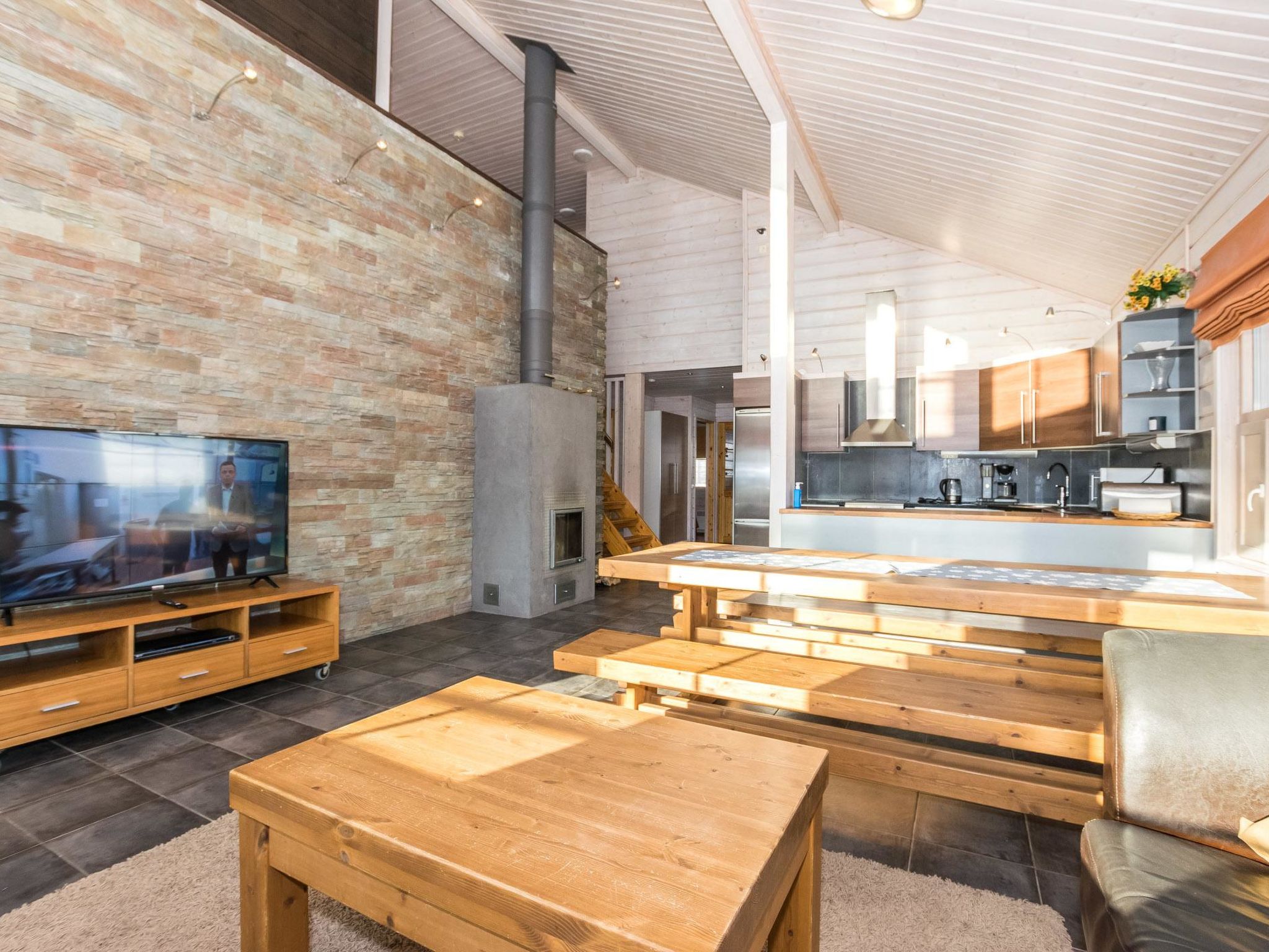 Aurinko-saaga 4 paritalo-Binnen