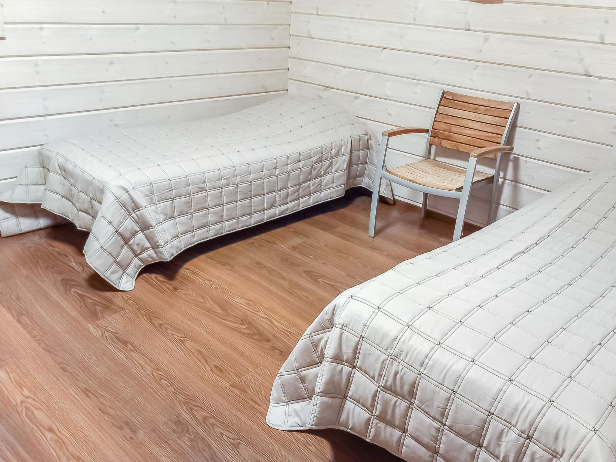 Aurinko-saaga 4 paritalo-Binnen