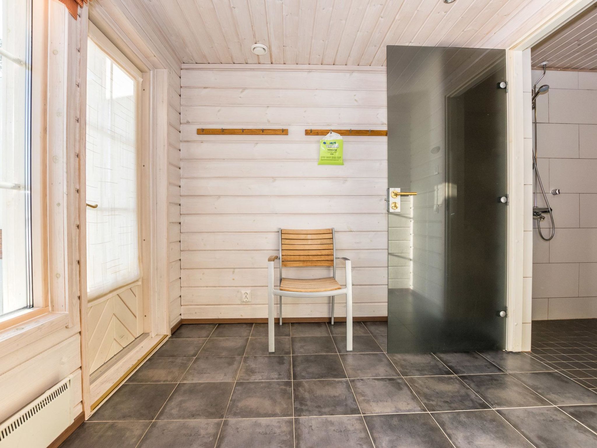 Aurinko-saaga 4 paritalo-Binnen