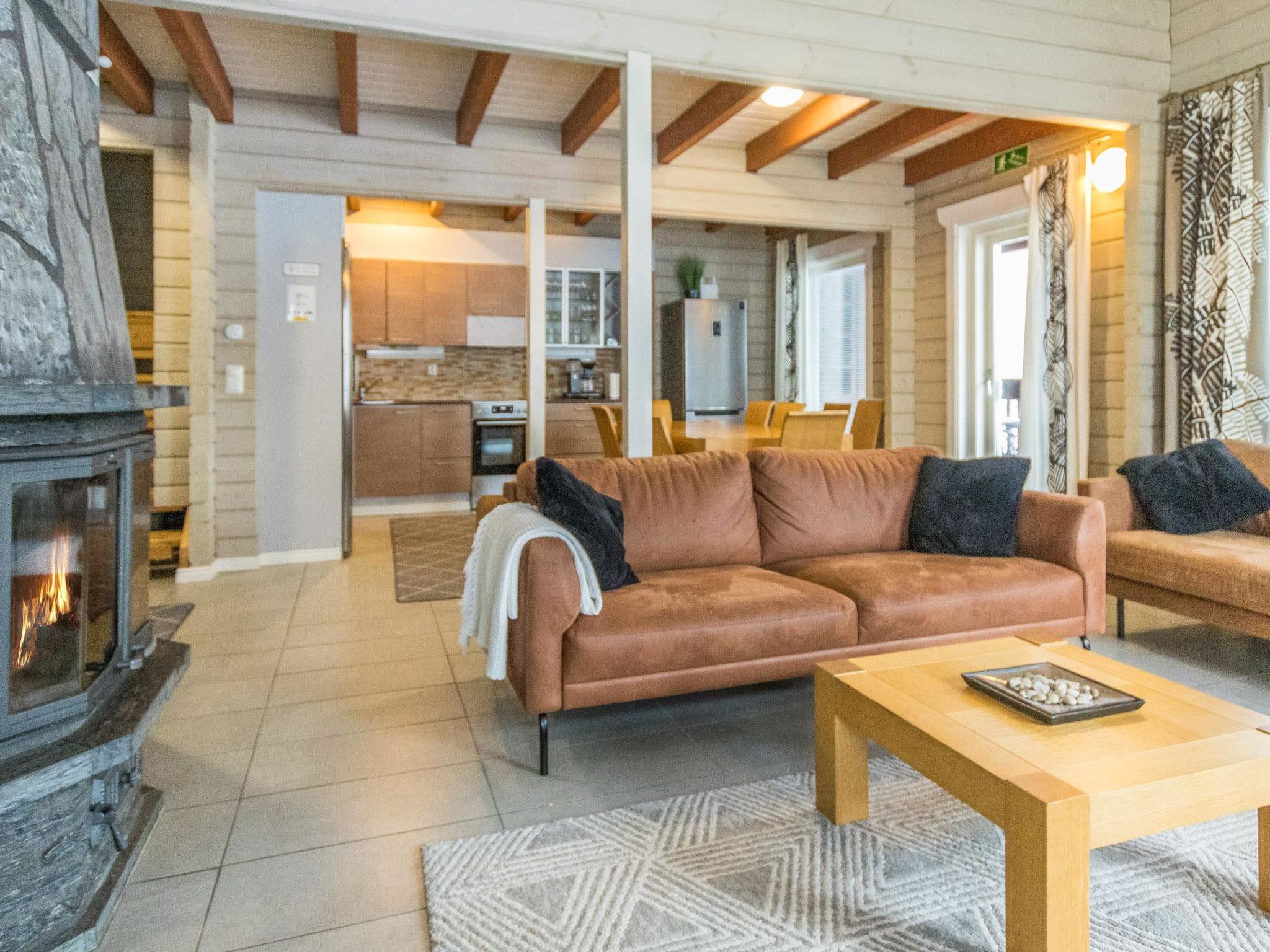 Uulanlinna b, paritalo-Binnen