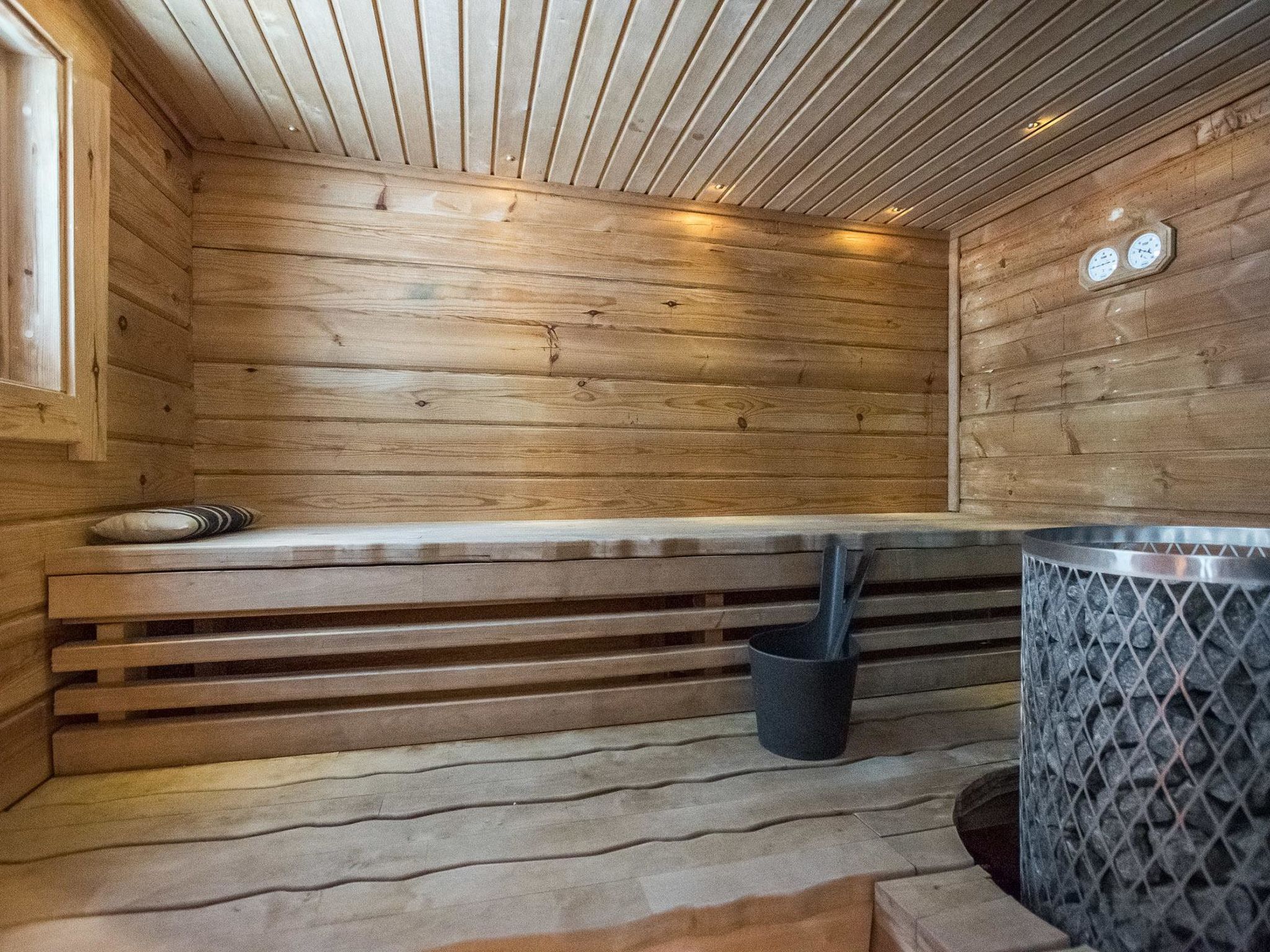 Uulanlinna b, paritalo-Binnen