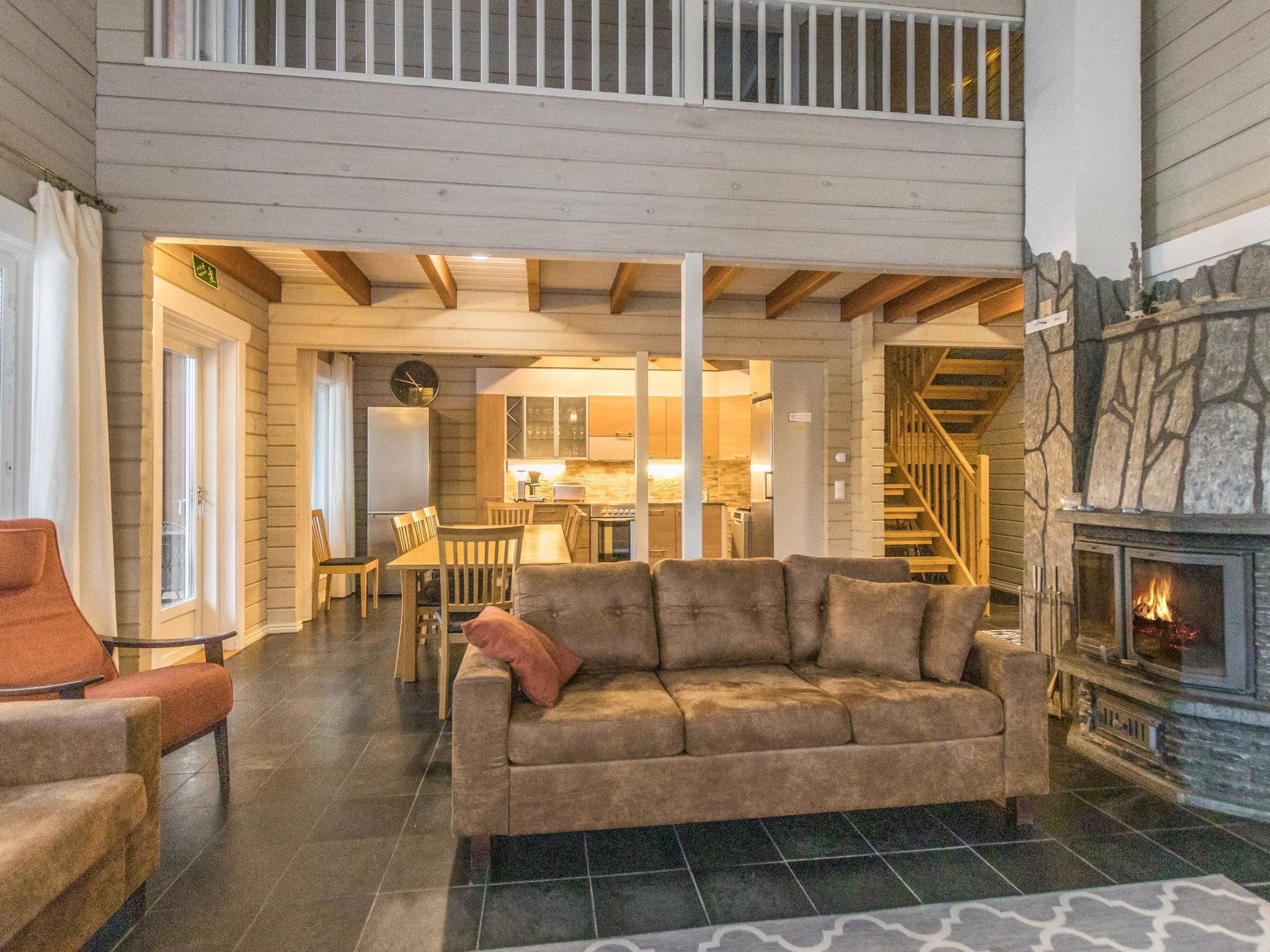 Uulanlinna a, paritalo-Binnen