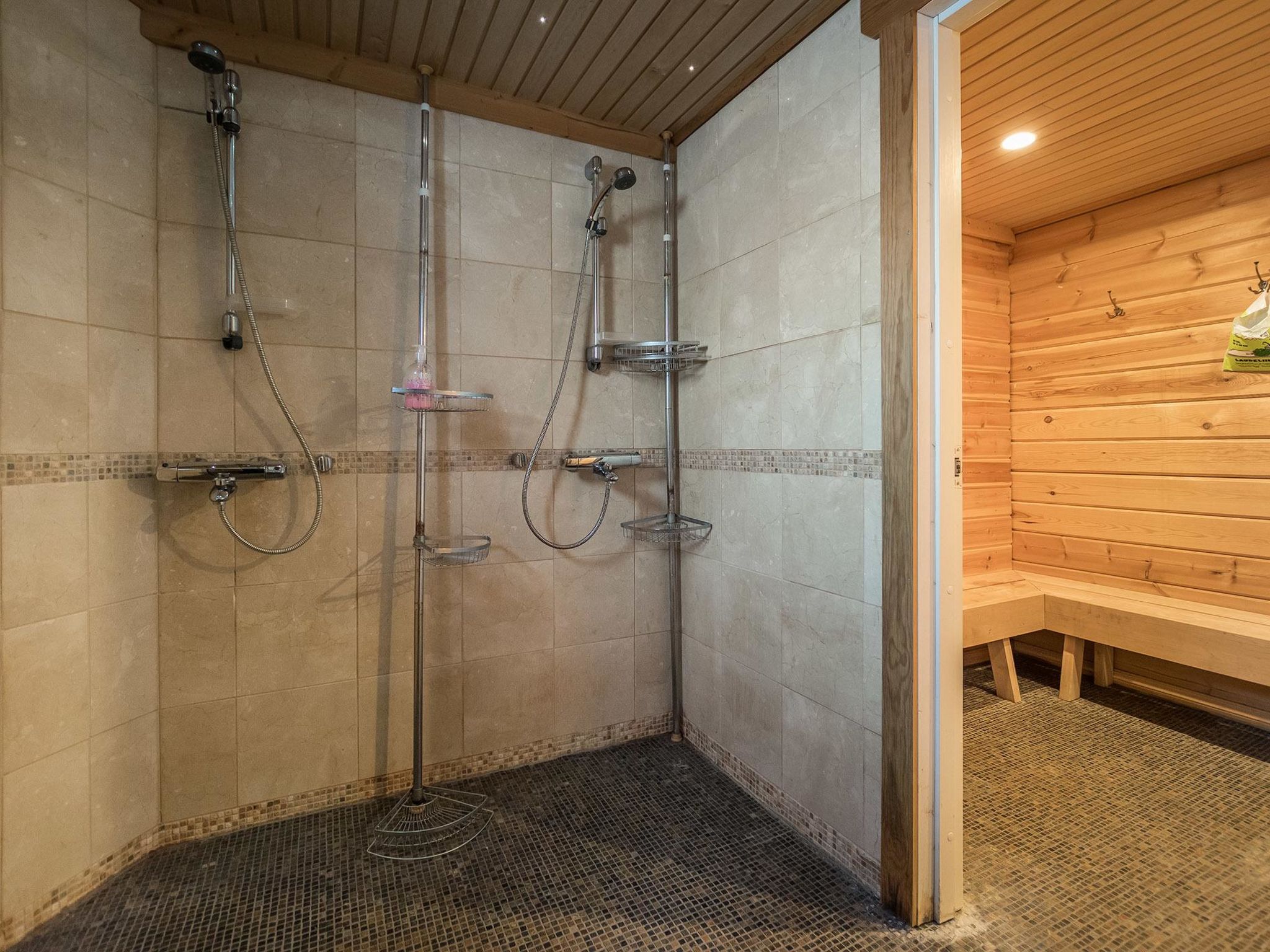 Uulanlinna a, paritalo-Binnen