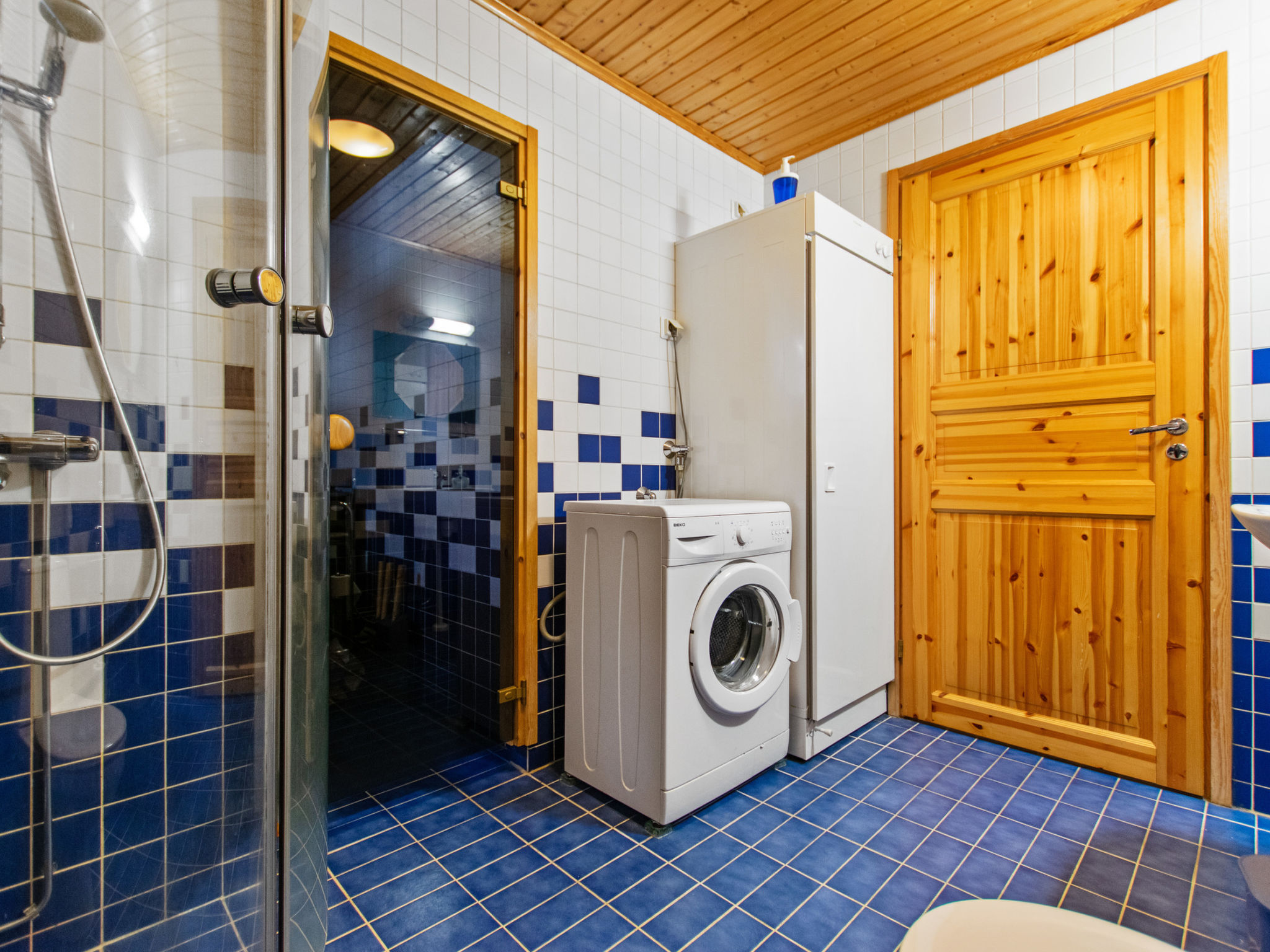 Lomataivas mökki - Inside