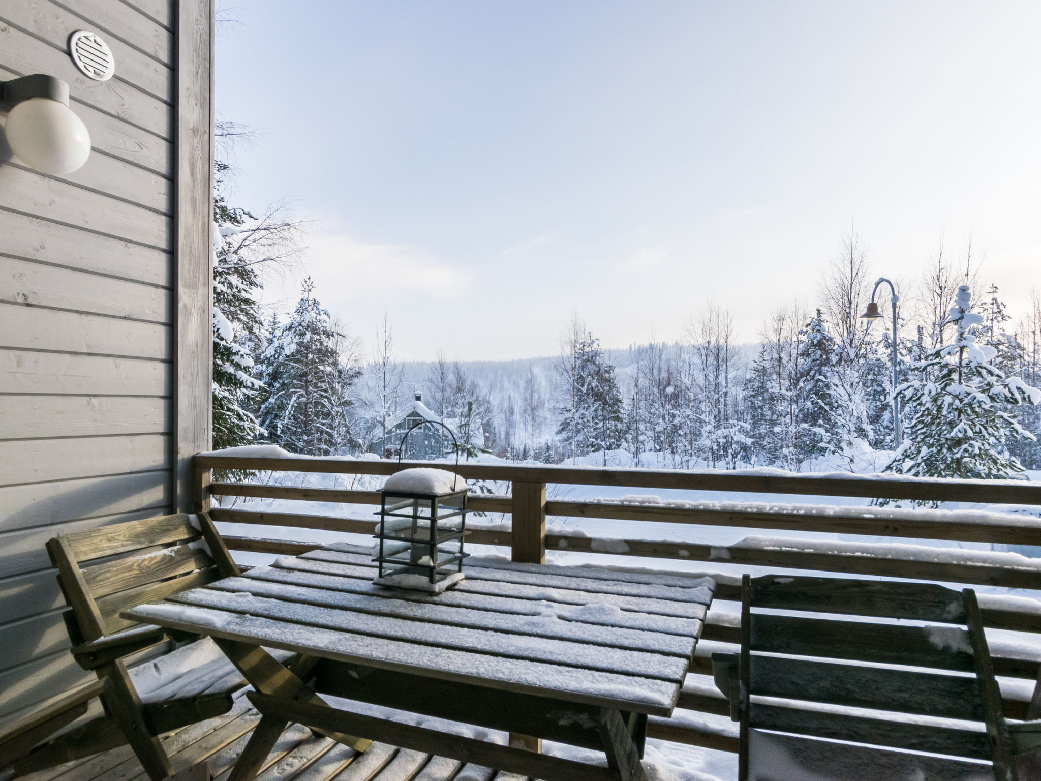 Rinteenkotka mökki