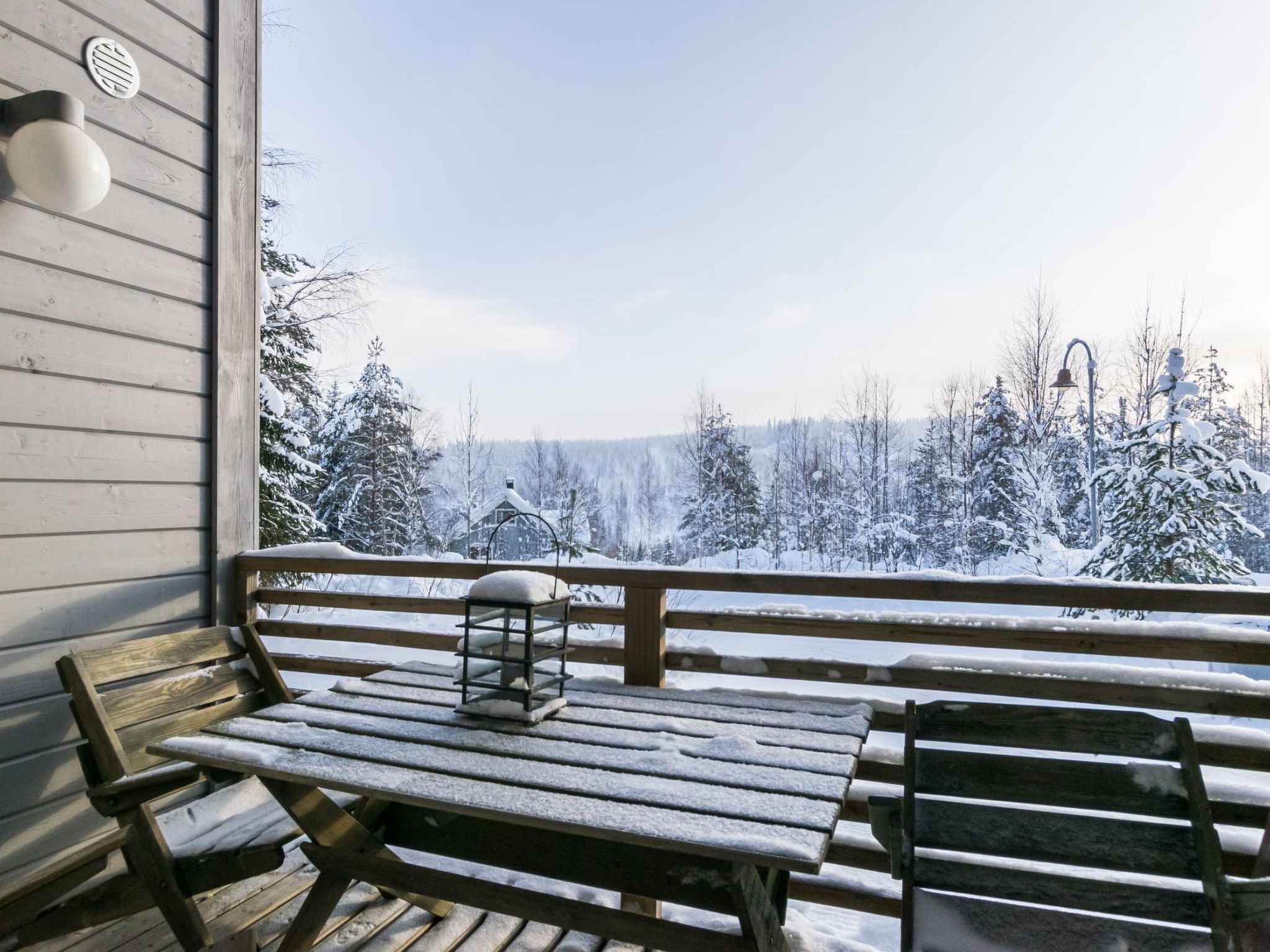 Rinteenkotka mökki-Binnen