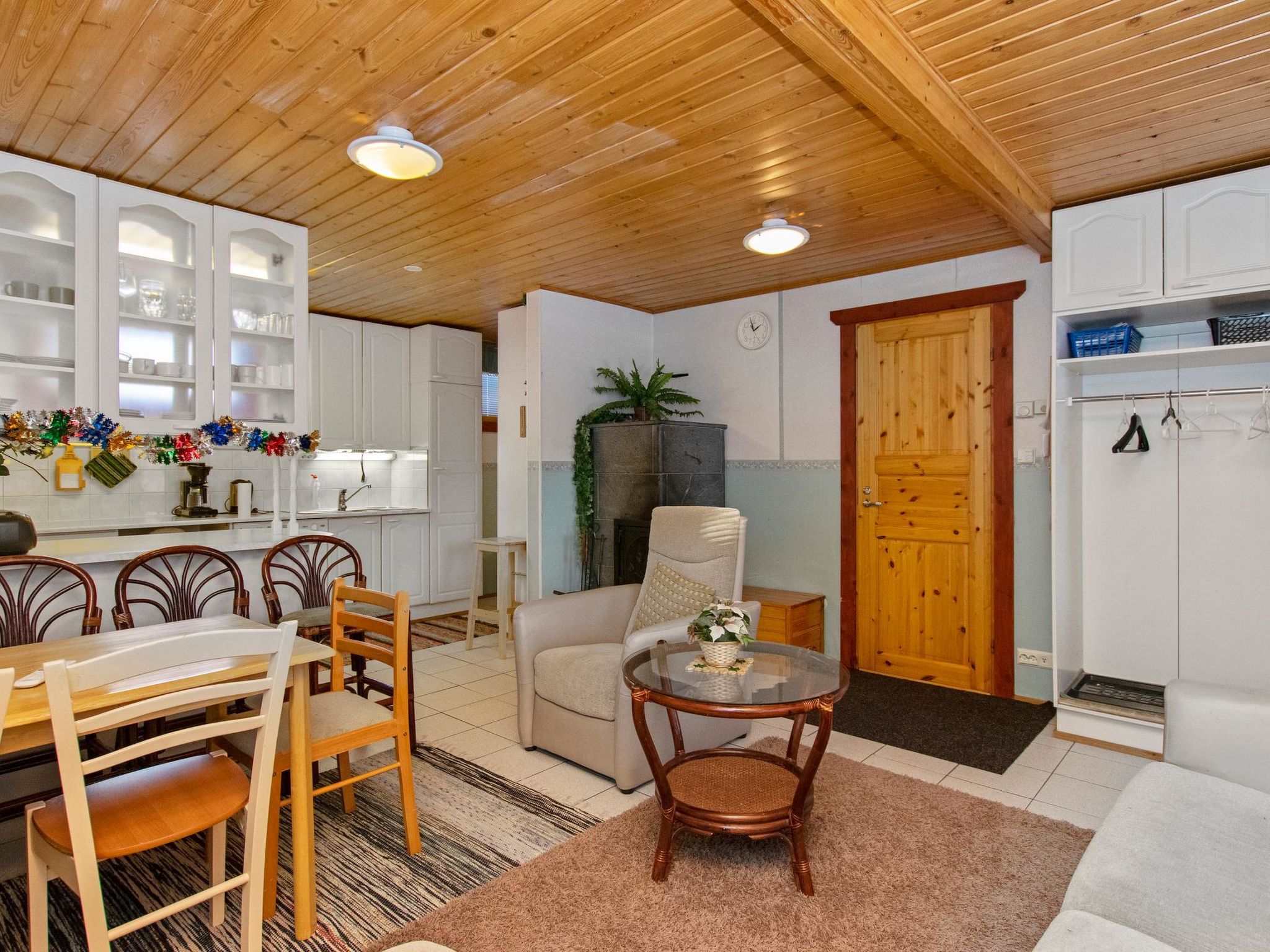 Kulma-alpit b paritalon alak-Binnen