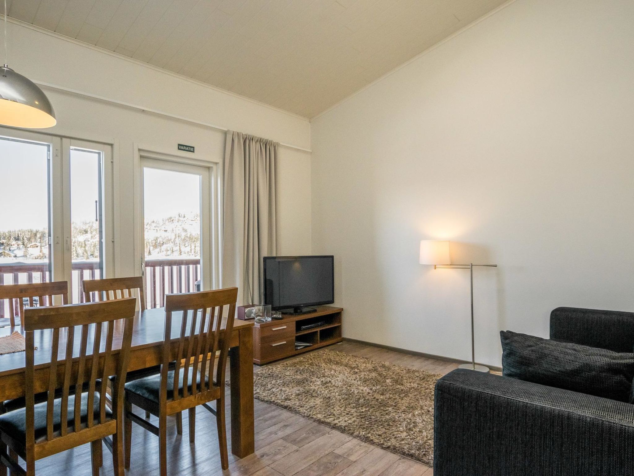 Skivillas 61 ukkohalla (b2) - Binnen