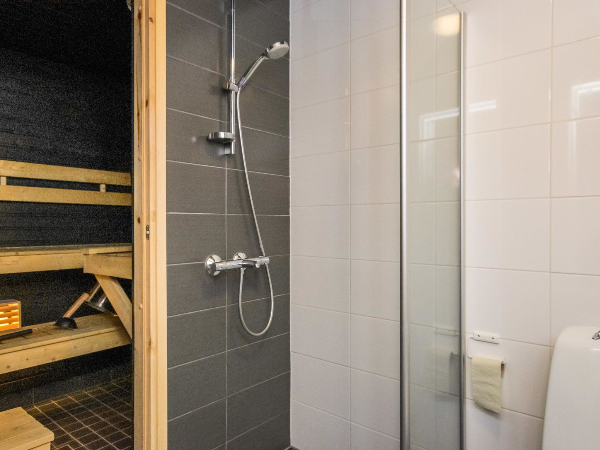 Skivillas 61 ukkohalla (b2) - Binnen