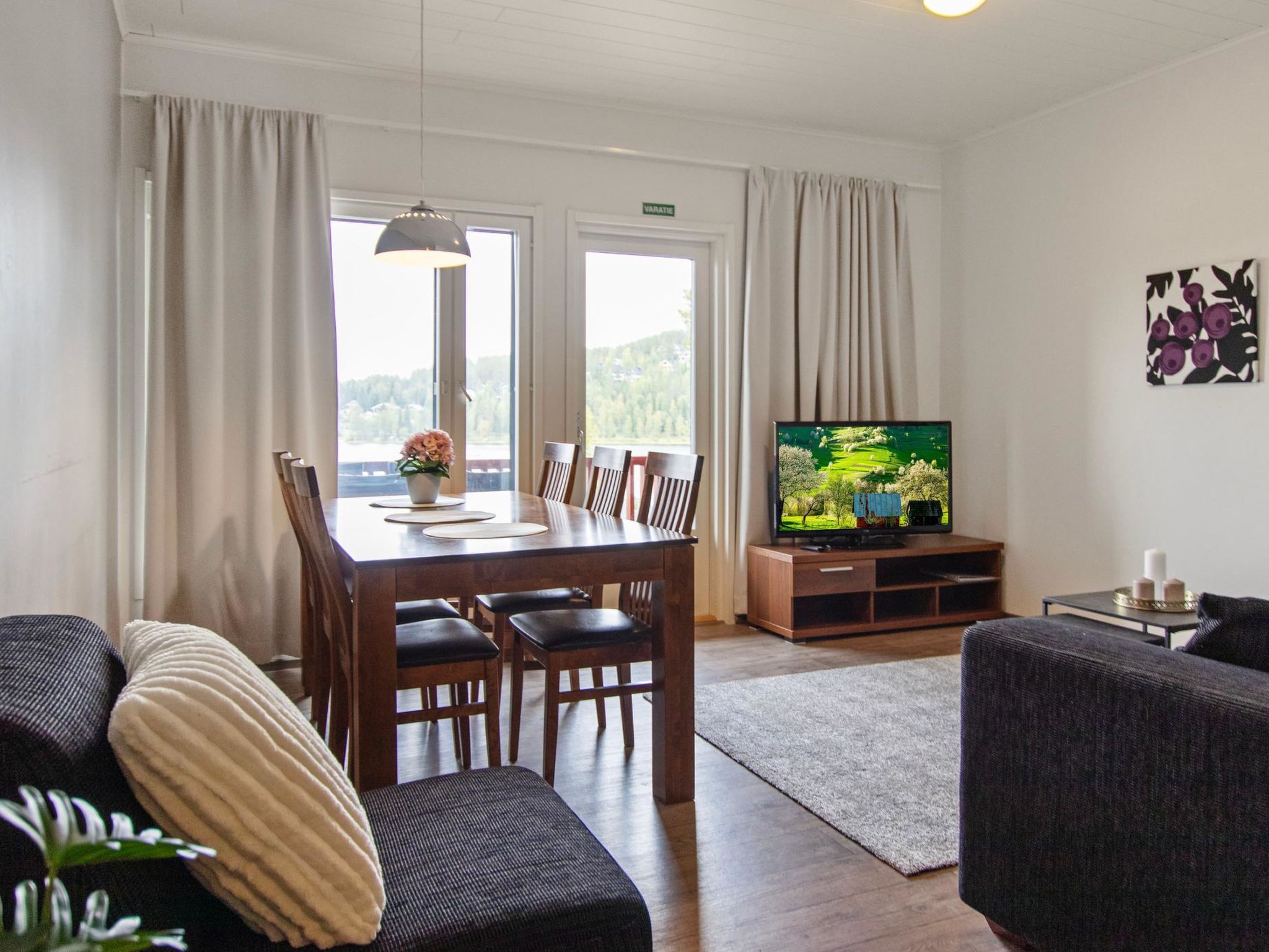 Skivillas 47 ukkohalla (a8)-Binnen