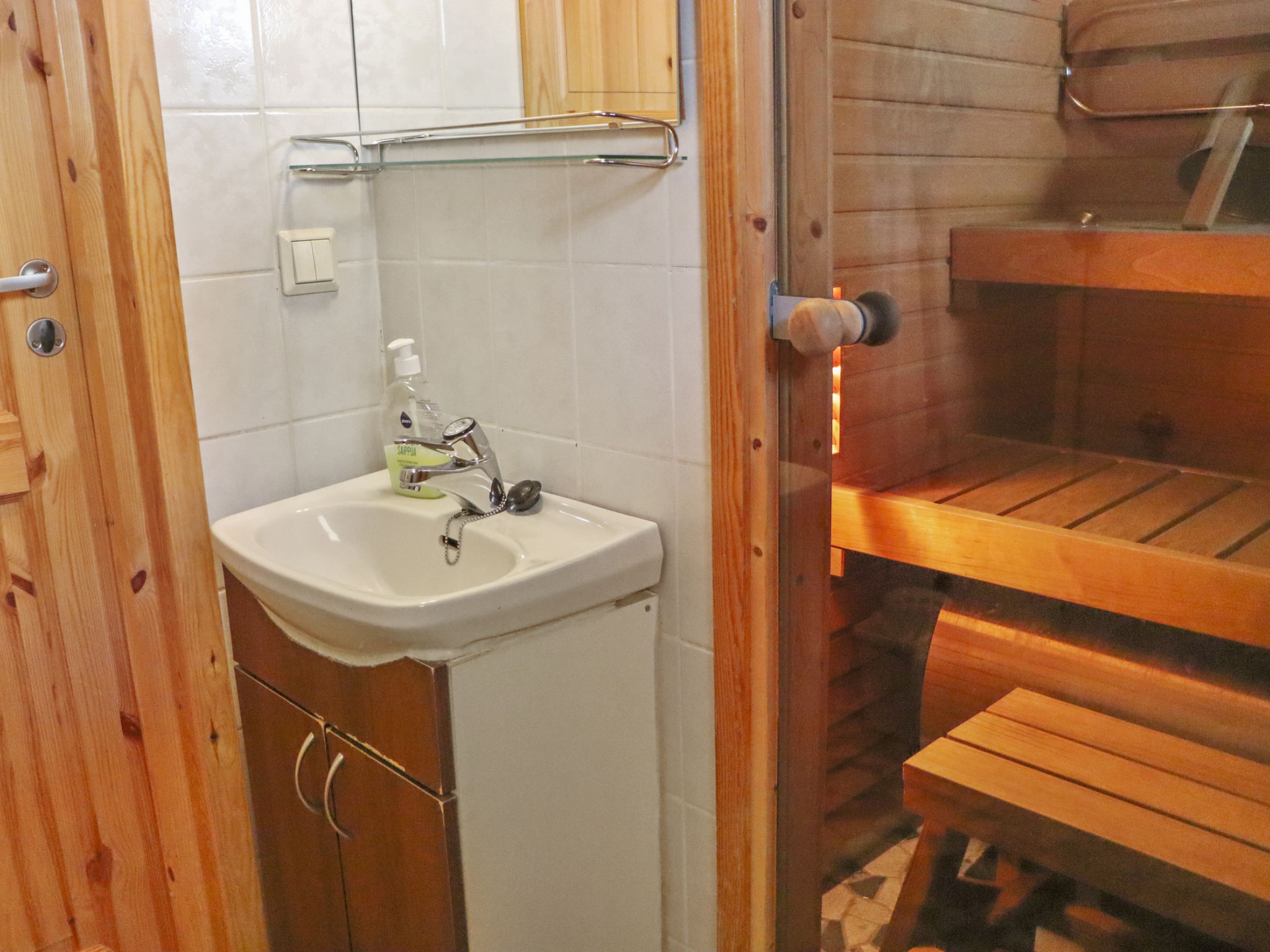 Mukalilla, paritalo sis loppusiivouksen - Inside