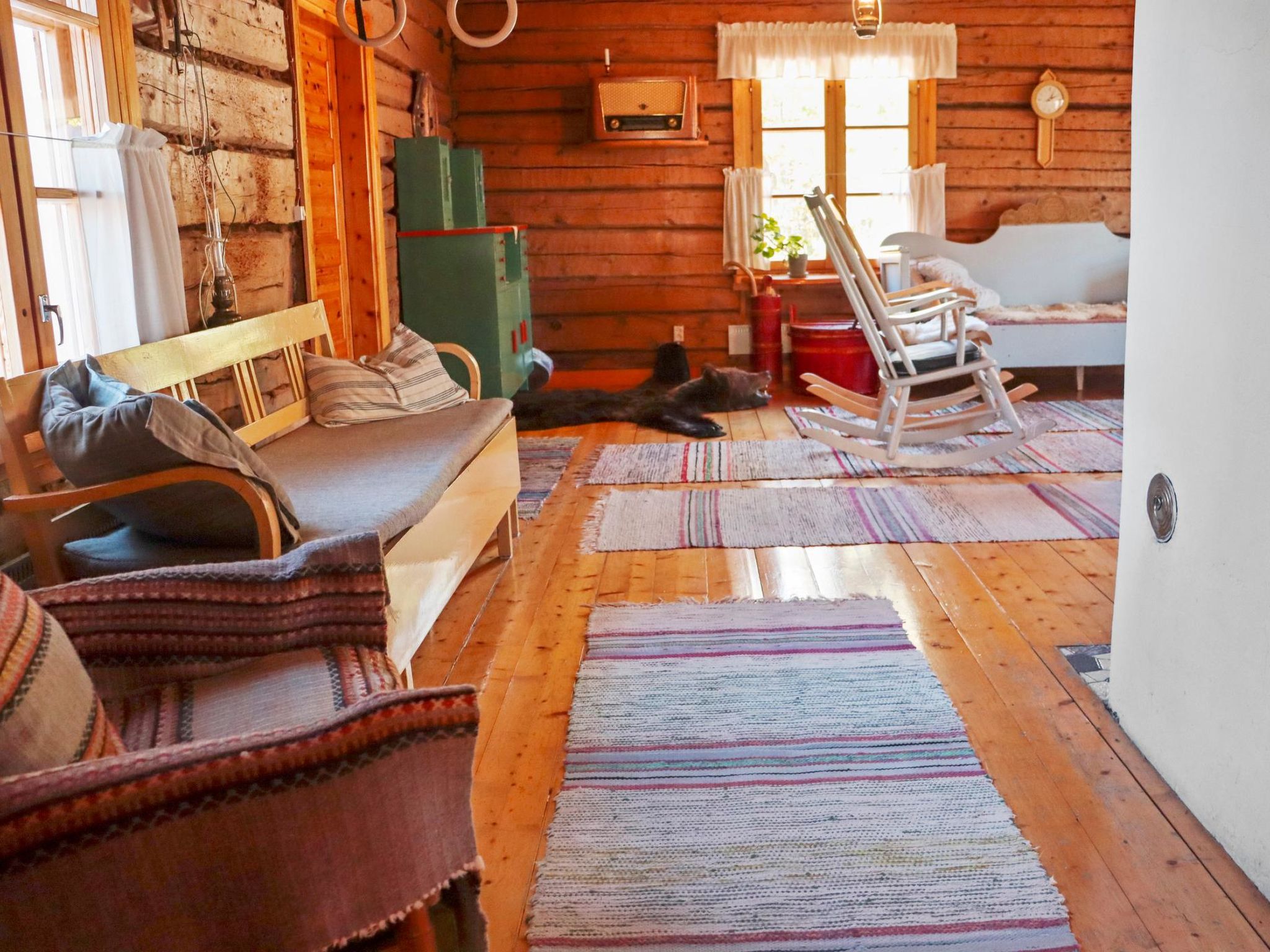 Laattajan hirsipirtti-Binnen