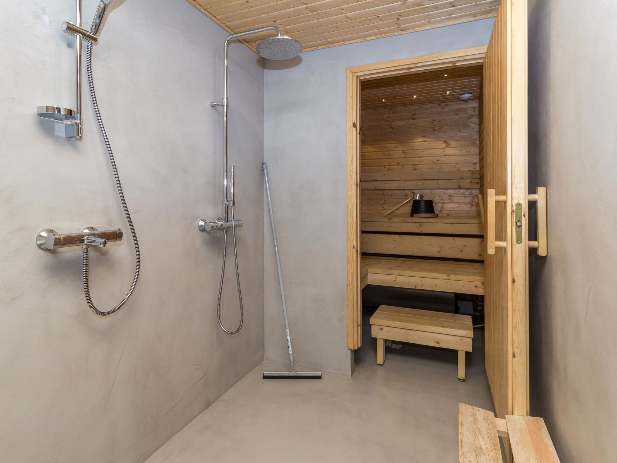 Villa plywood-Binnen