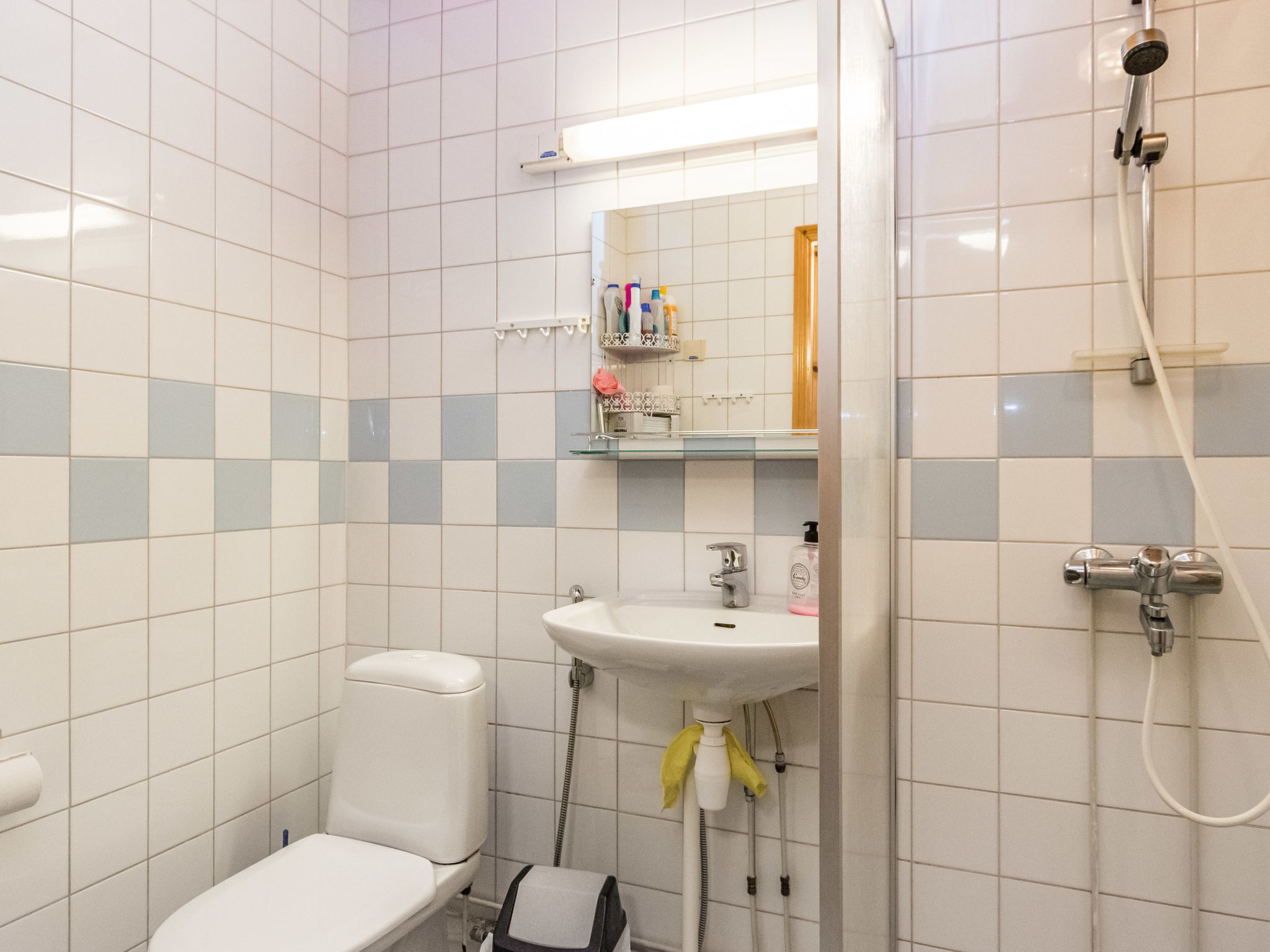 Paljakan pirtit a1 - Binnen