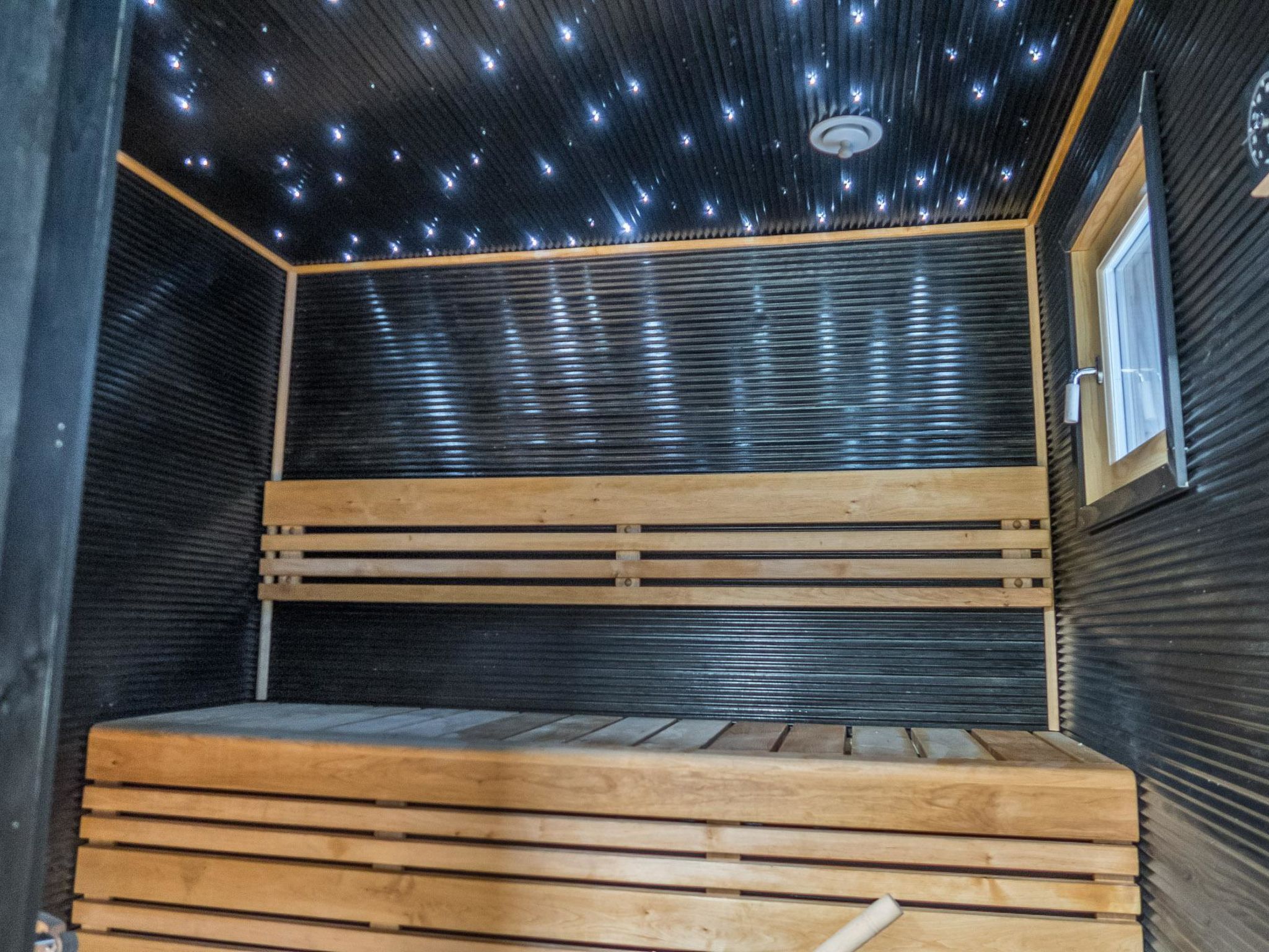 Kivilahti vuokatti-Binnen