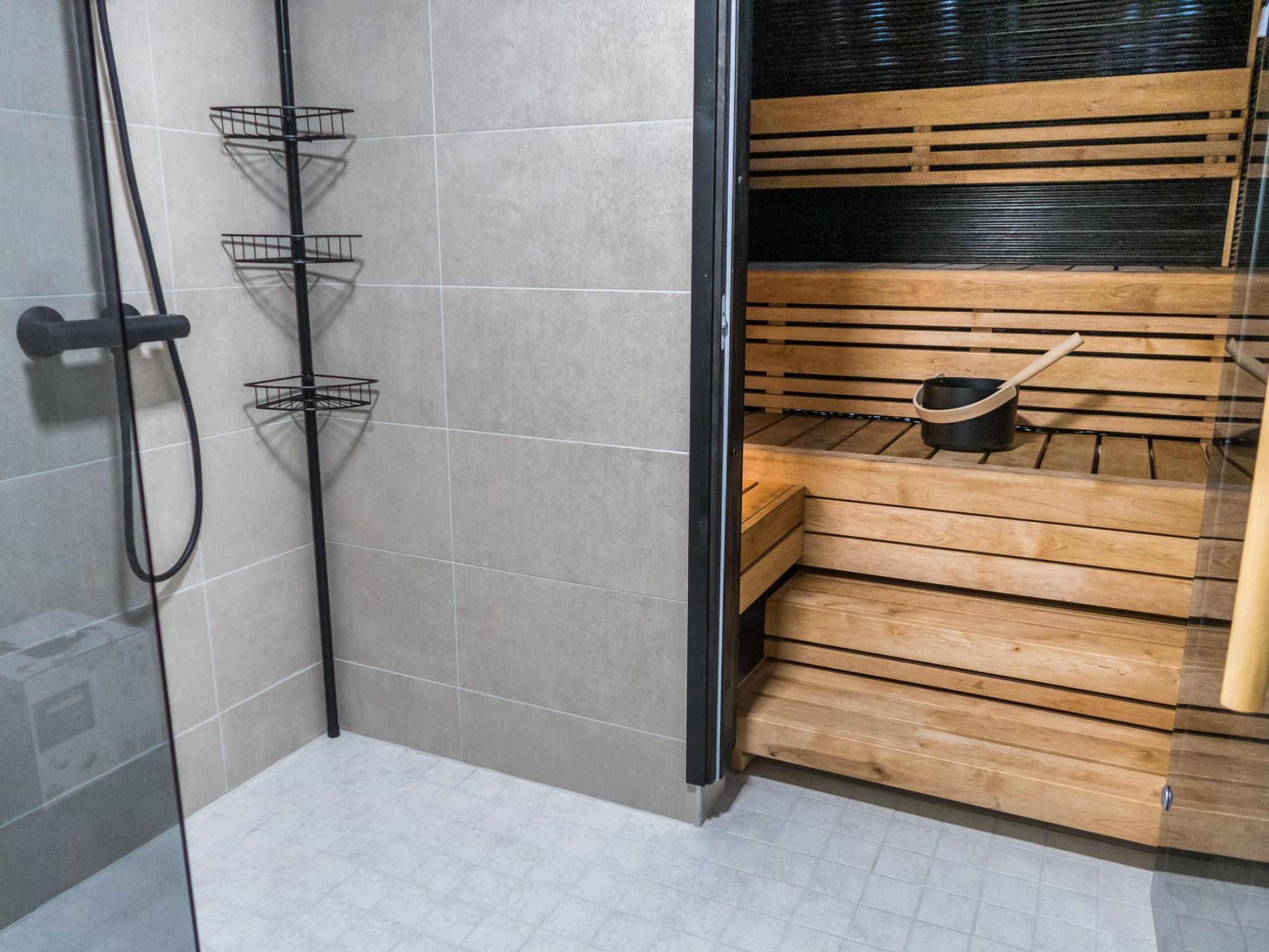 Kivilahti vuokatti-Binnen