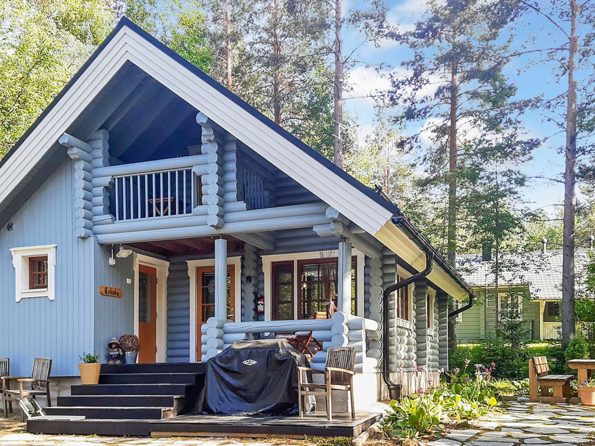 This log cottage in Vuokatti was completed in 1998. Floor area 60 m². Combined living room &amp; kitchen with sofa-bed, bedroom with separate beds for two, loft with separate beds for two, sauna (ele..