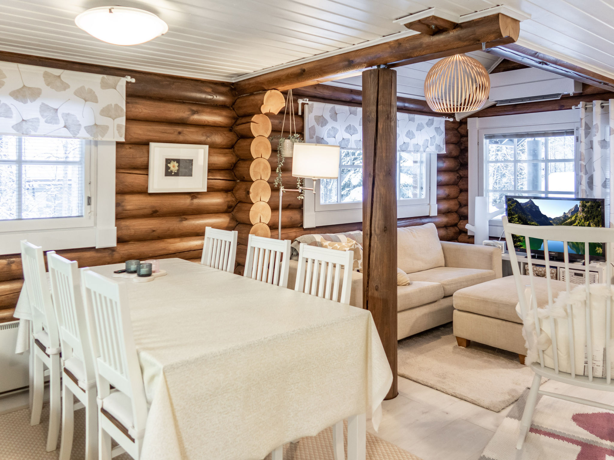 Linnanhelmi (ent. metsäpeura)-Inside