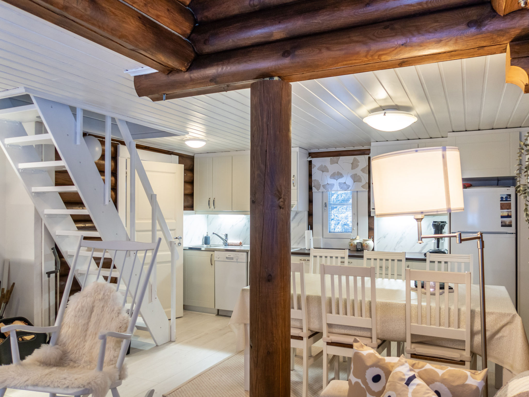 Linnanhelmi (ent. metsäpeura)-Inside