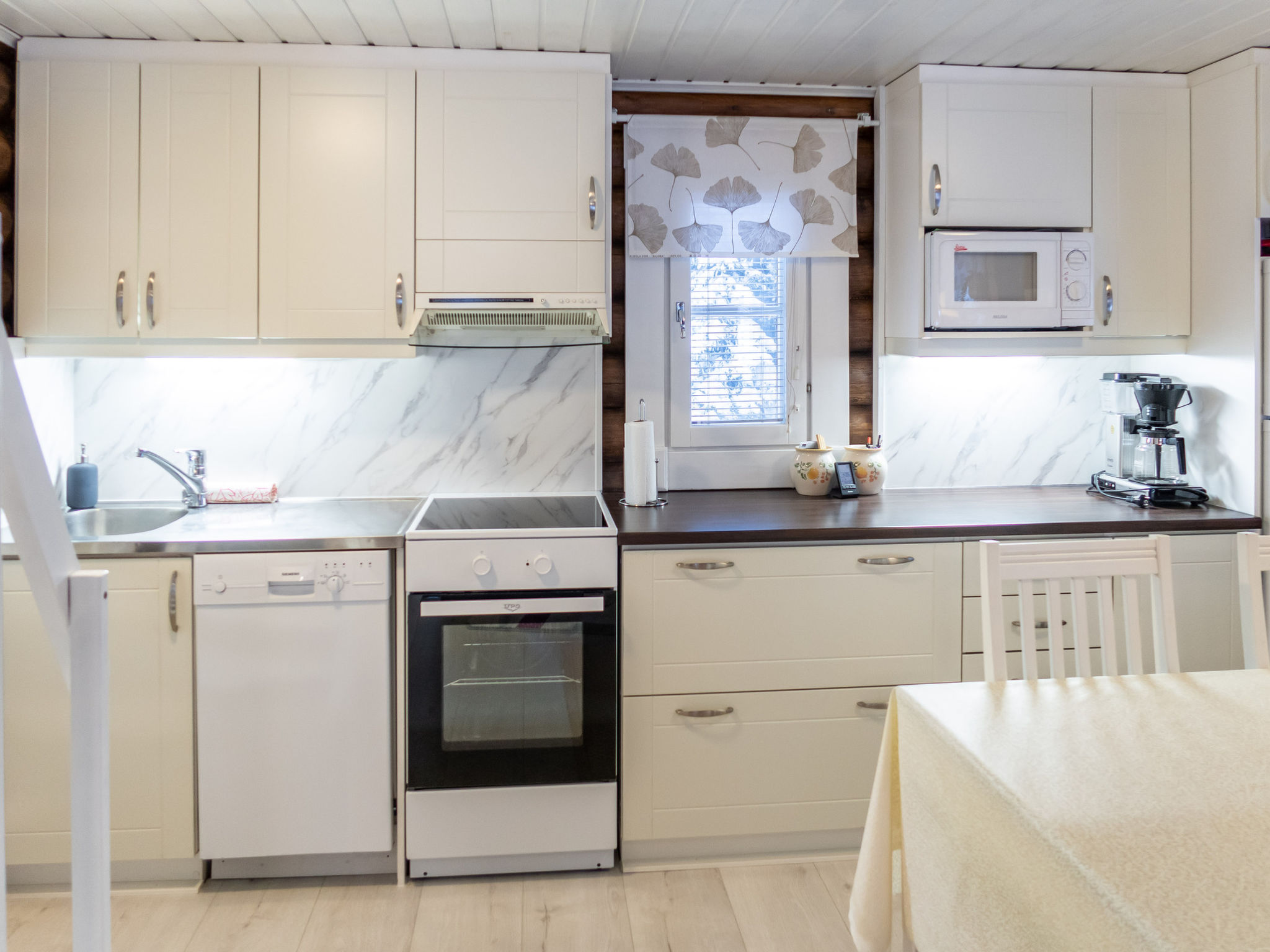 Linnanhelmi (ent. metsäpeura)-Inside