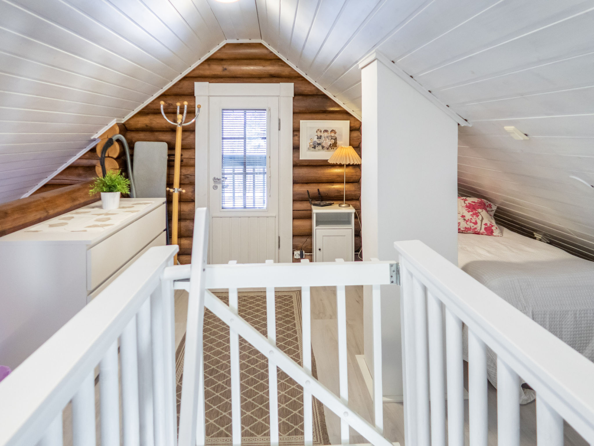 Linnanhelmi (ent. metsäpeura)-Inside