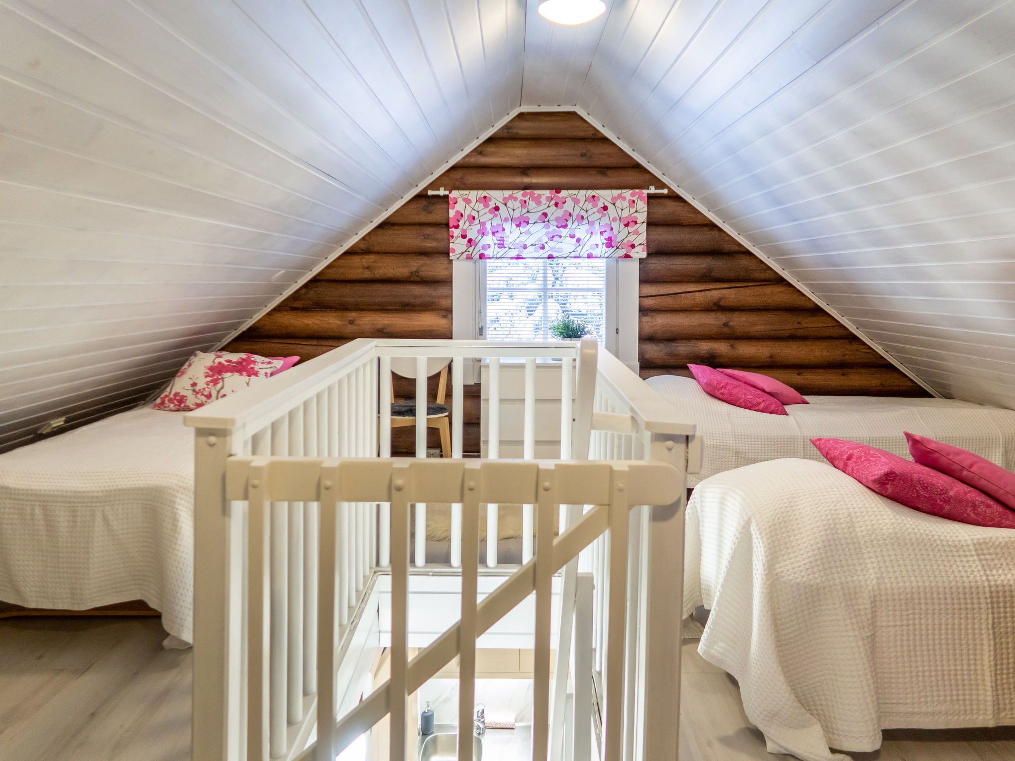 Linnanhelmi (ent. metsäpeura)-Inside