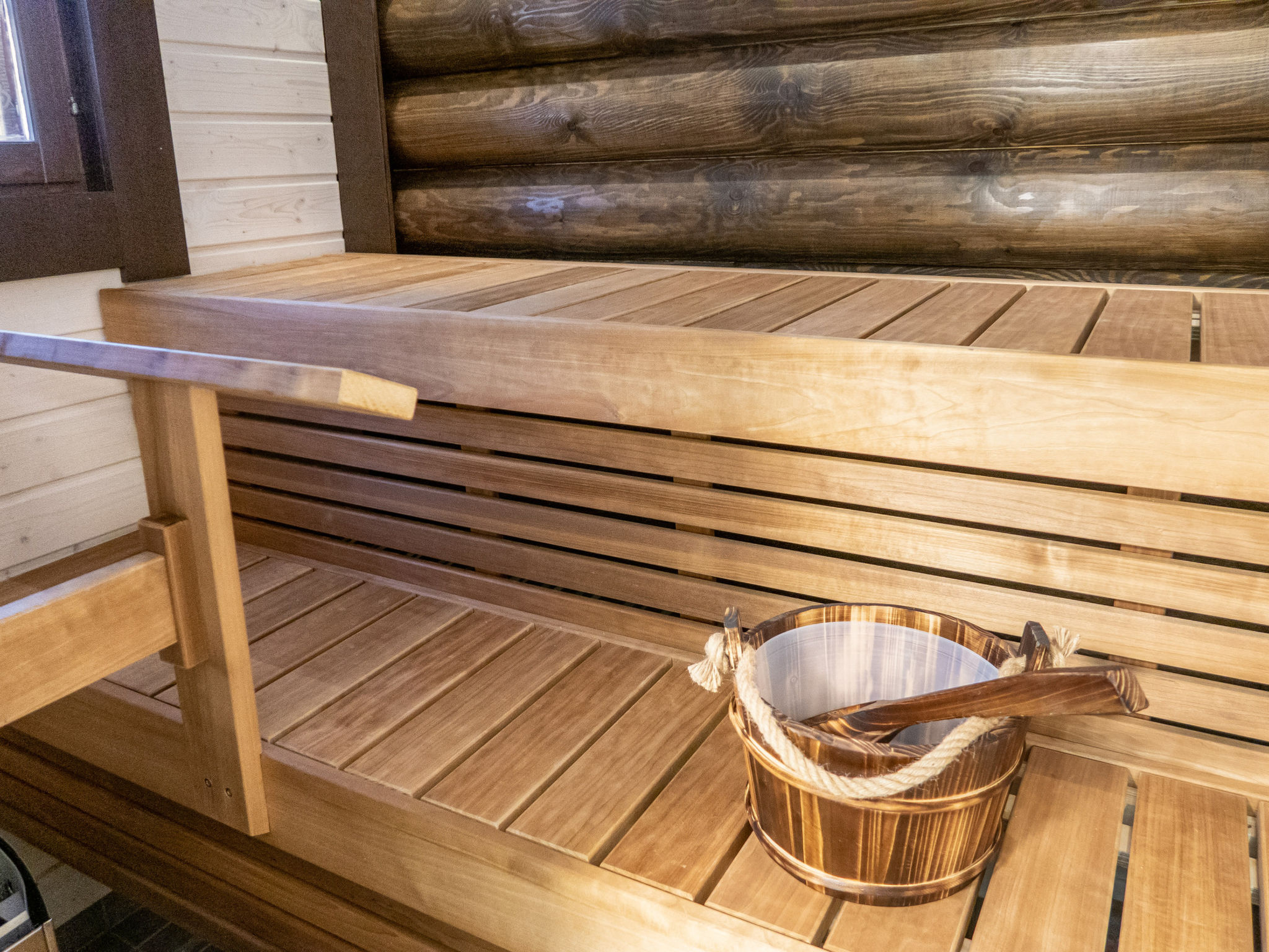 Linnanhelmi (ent. metsäpeura)-Inside