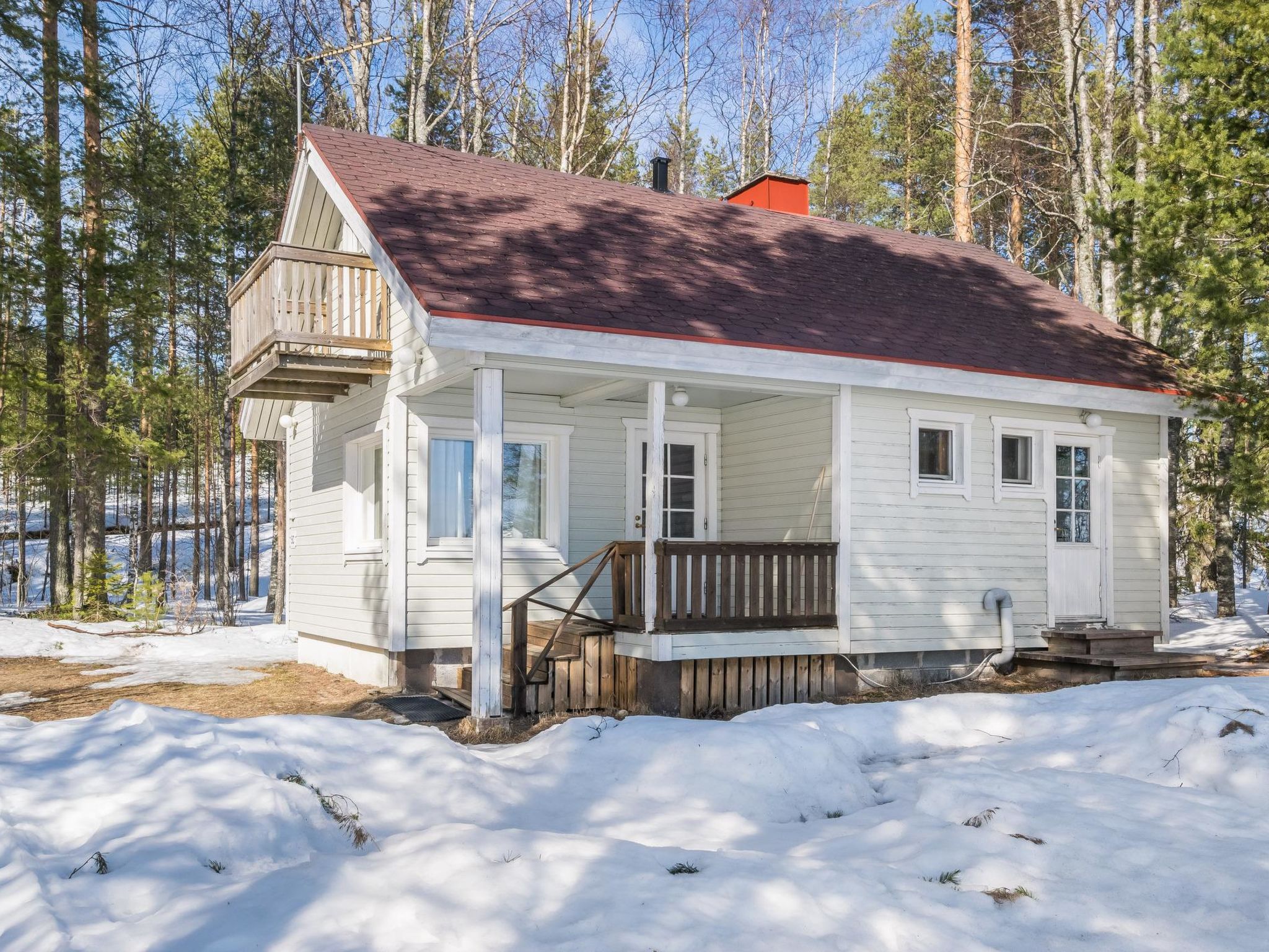 The cottage is located in a beautiful location on the shore of Lake Nuasjärvi in ​​Sotkamo, which gives you the opportunity to enjoy the beautiful scenery and the proximity of the water.

This co..