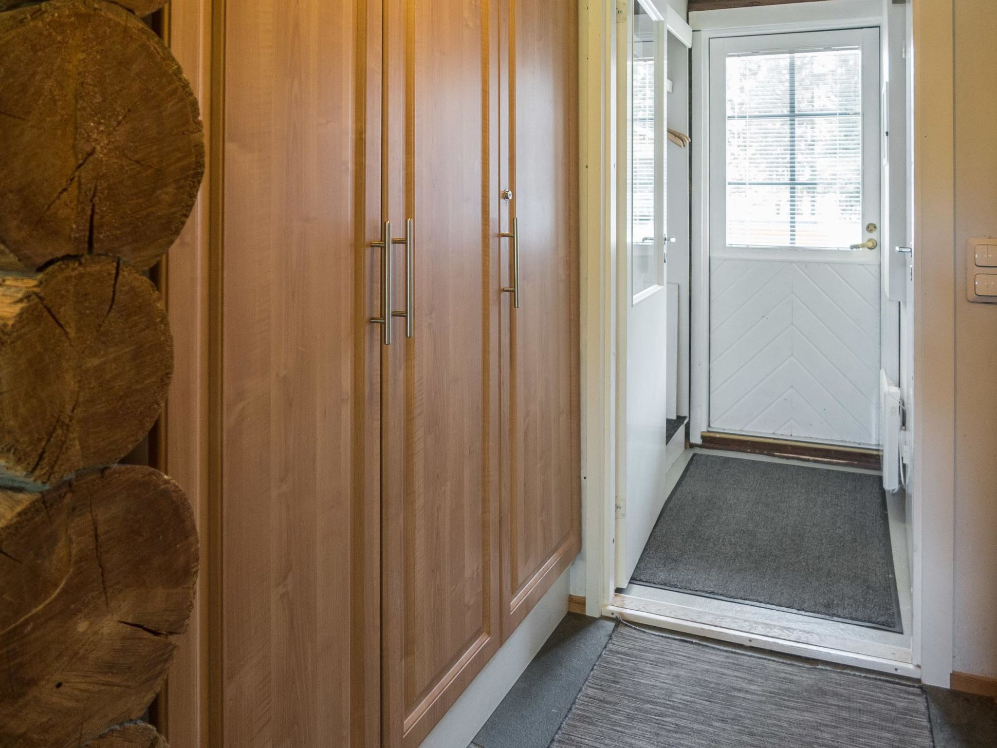 Vuokatinportti a4-Inside