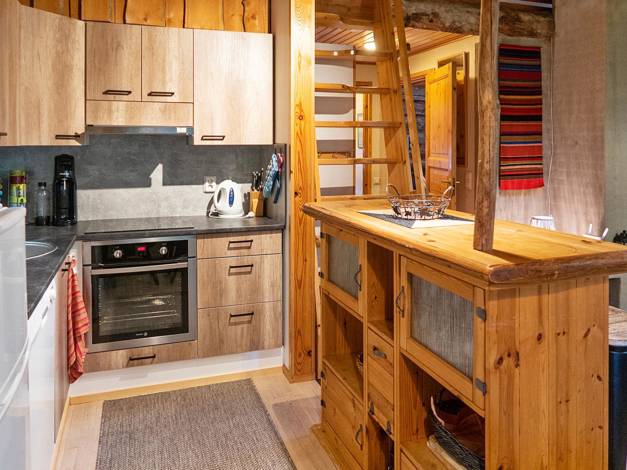 Vuokatinportti a 9-Inside