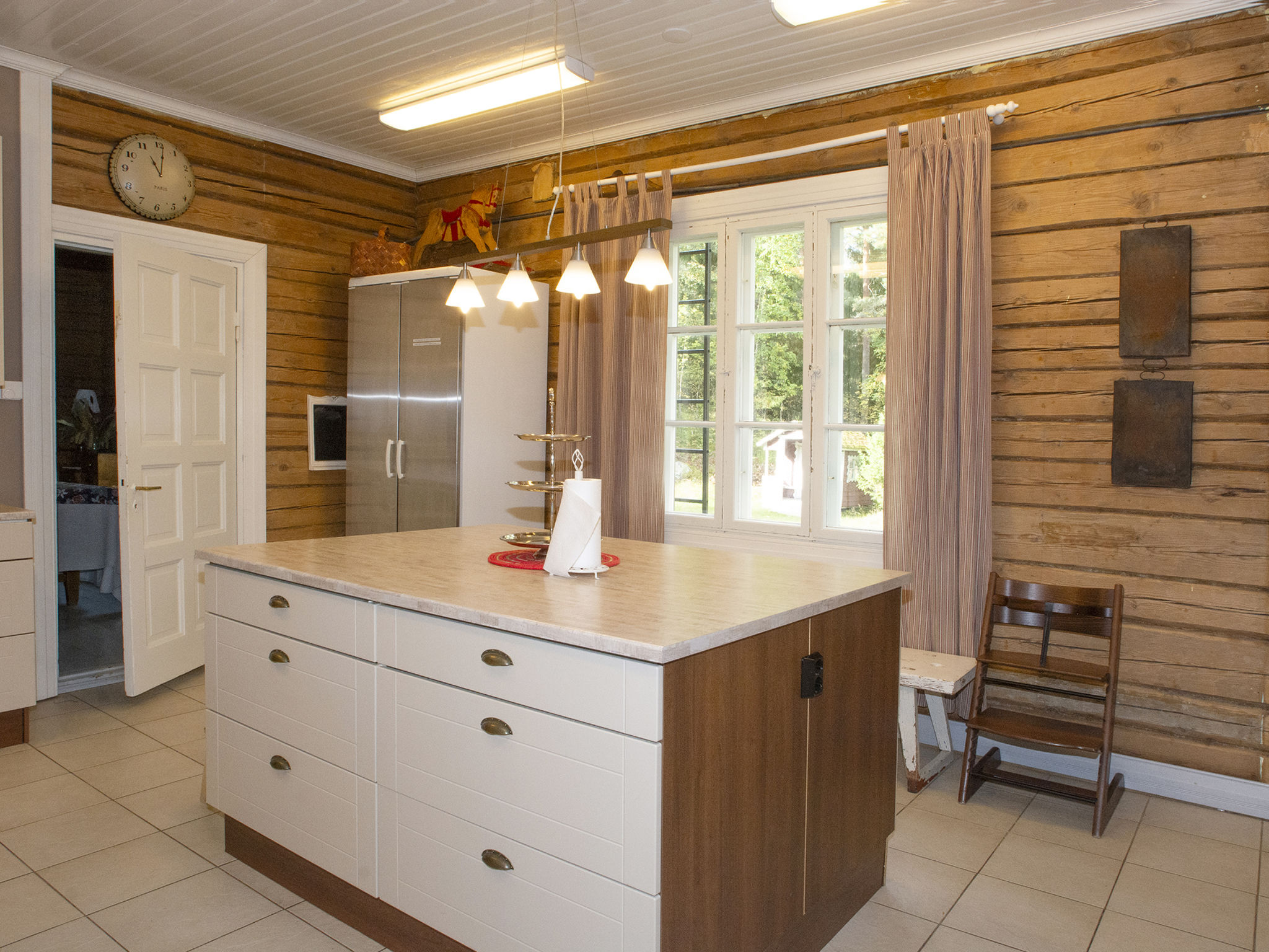 Päätalo, mökkilomat ja perhejuhlat - Inside