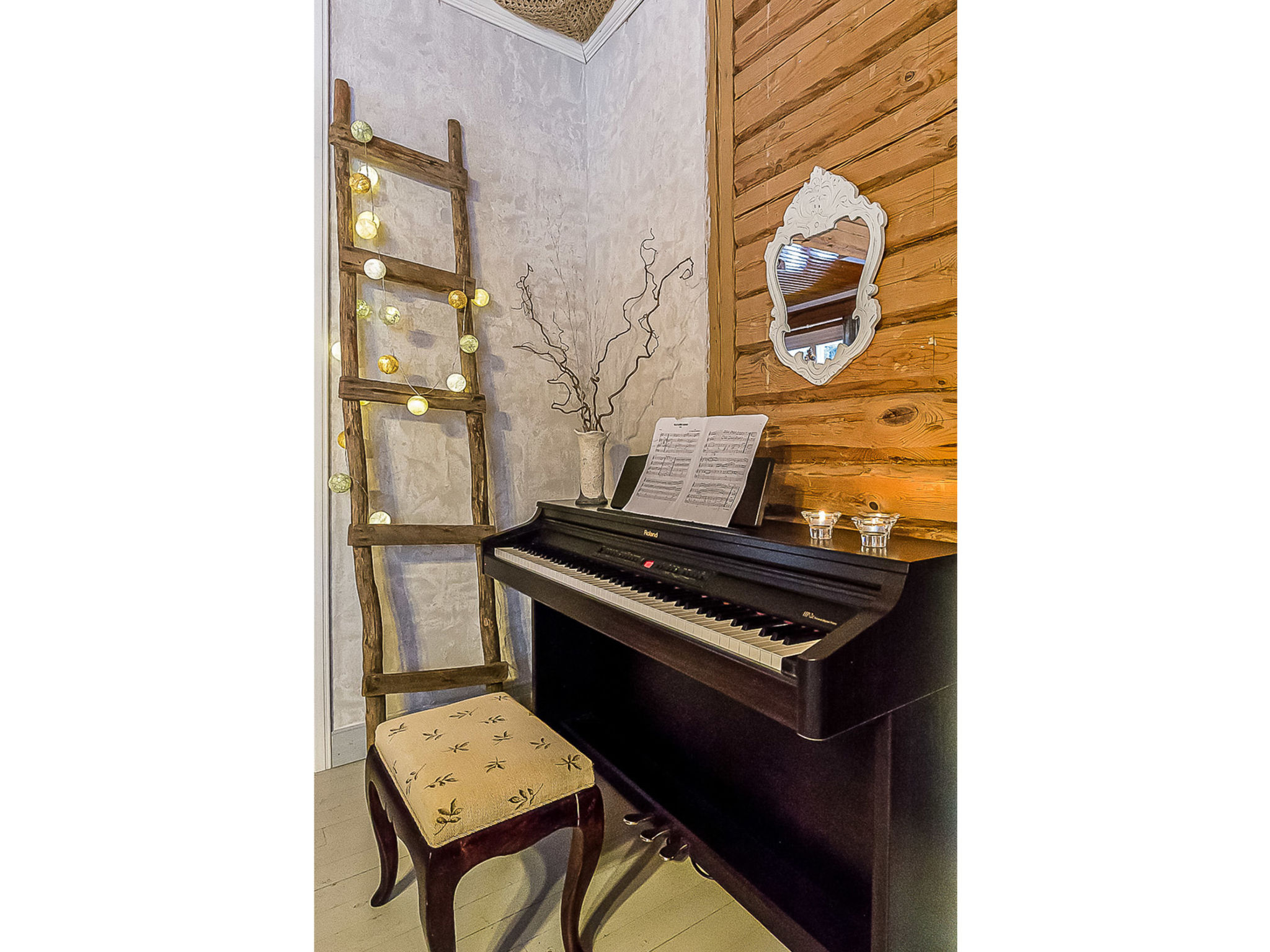 Päätalo, mökkilomat ja perhejuhlat - Inside