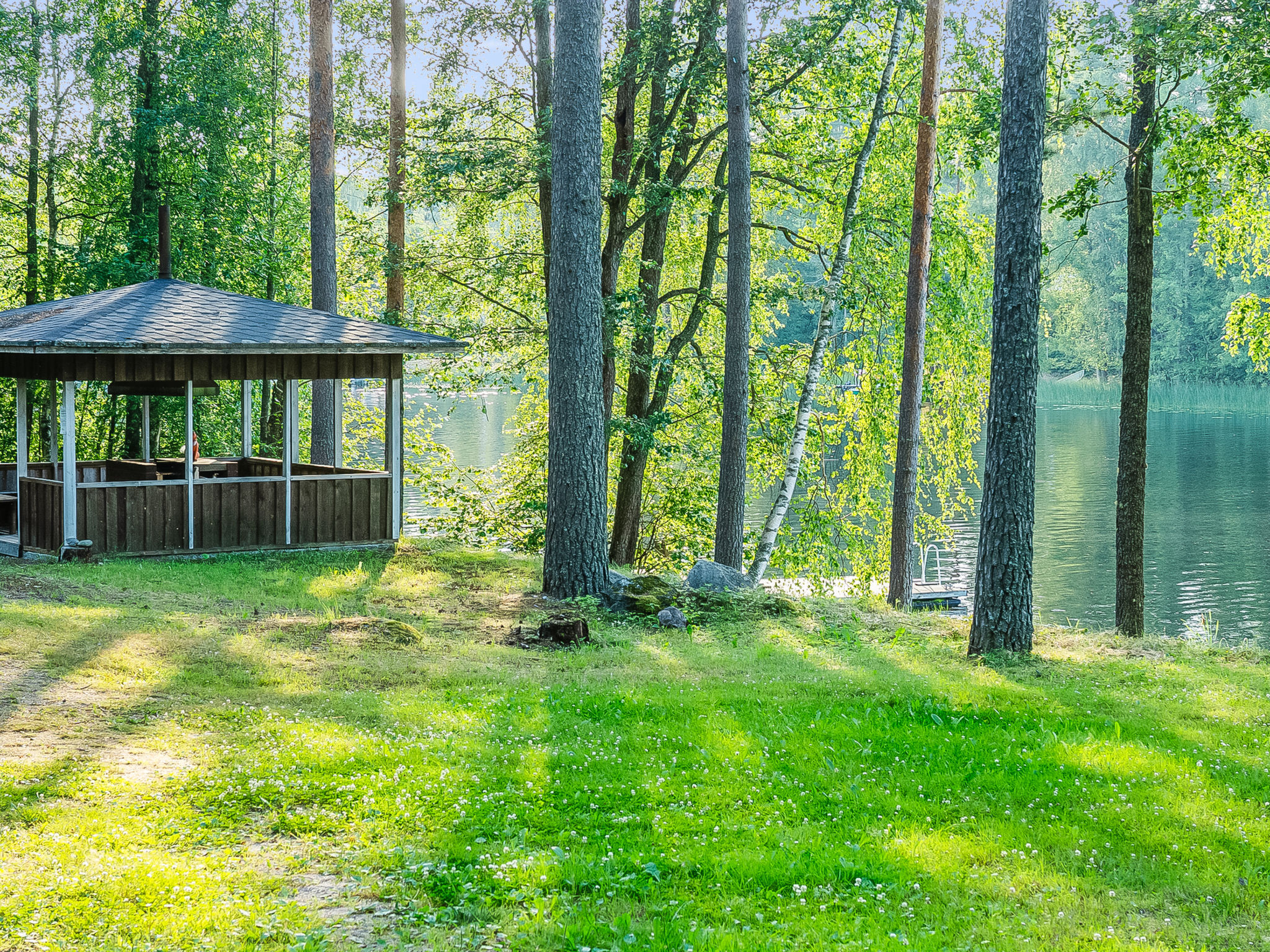 Päätalo, mökkilomat ja perhejuhlat-Inside